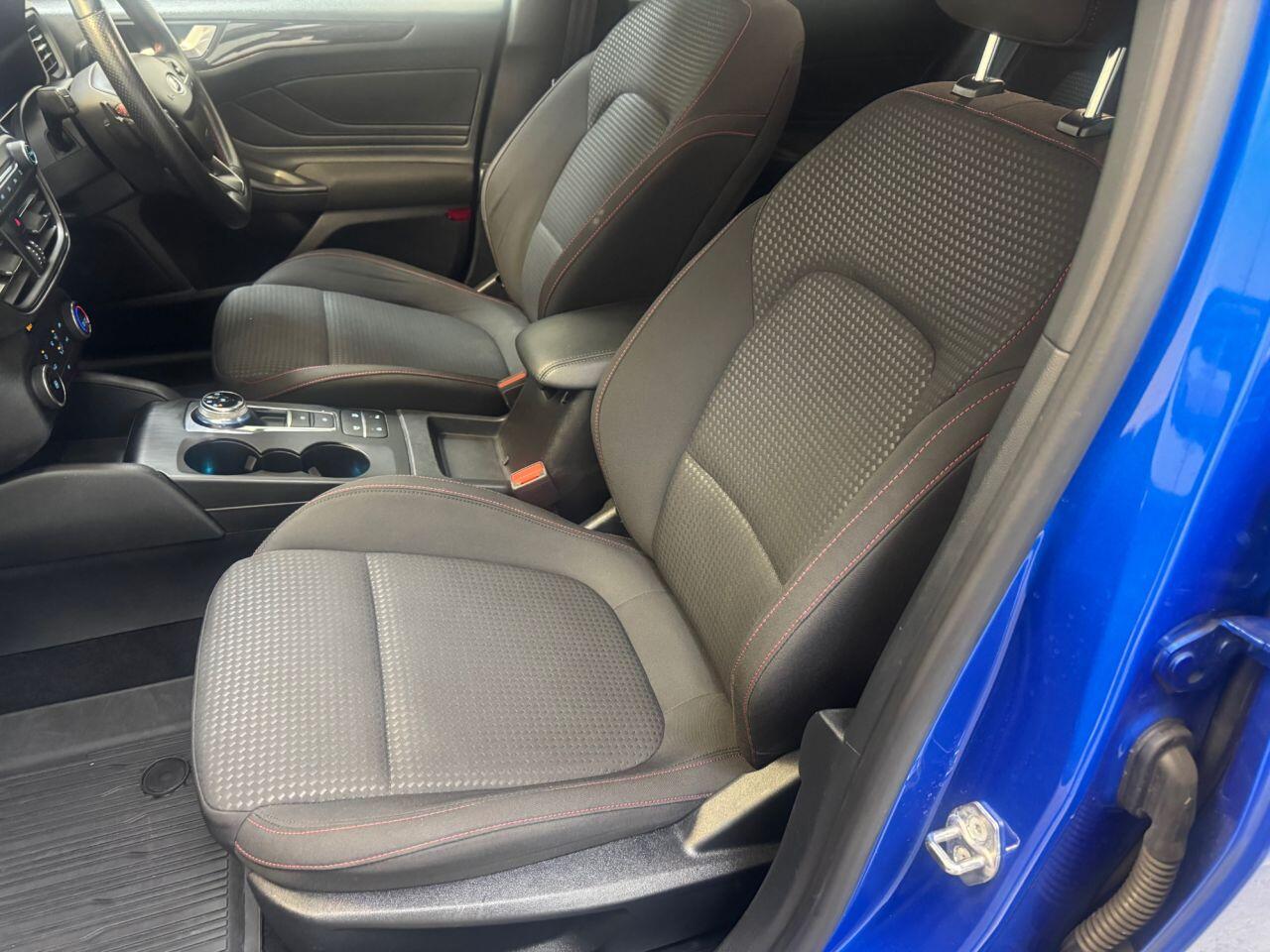 Ford Focus view 45