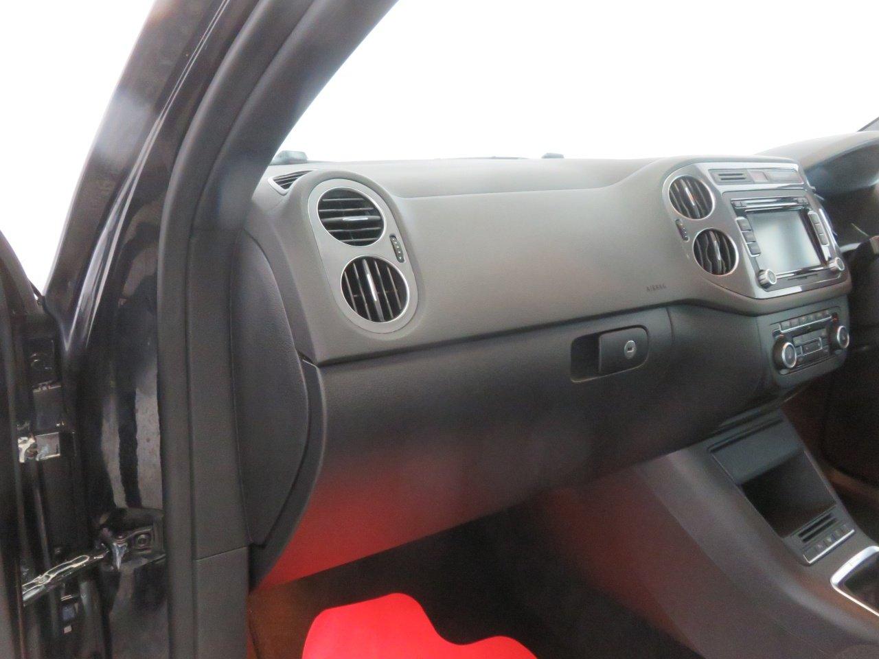 Volkswagen Tiguan view 30