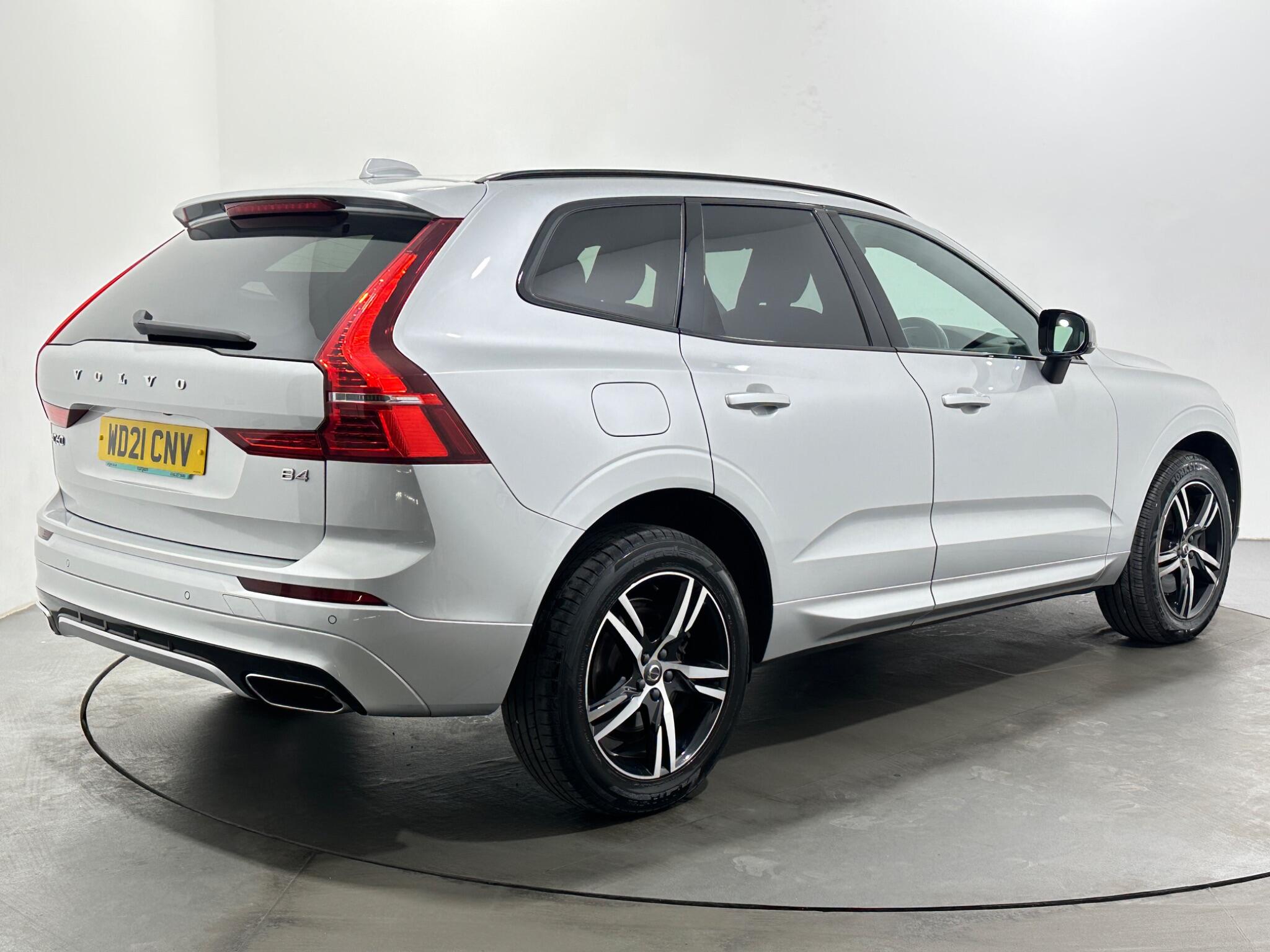 Volvo XC60 view 8