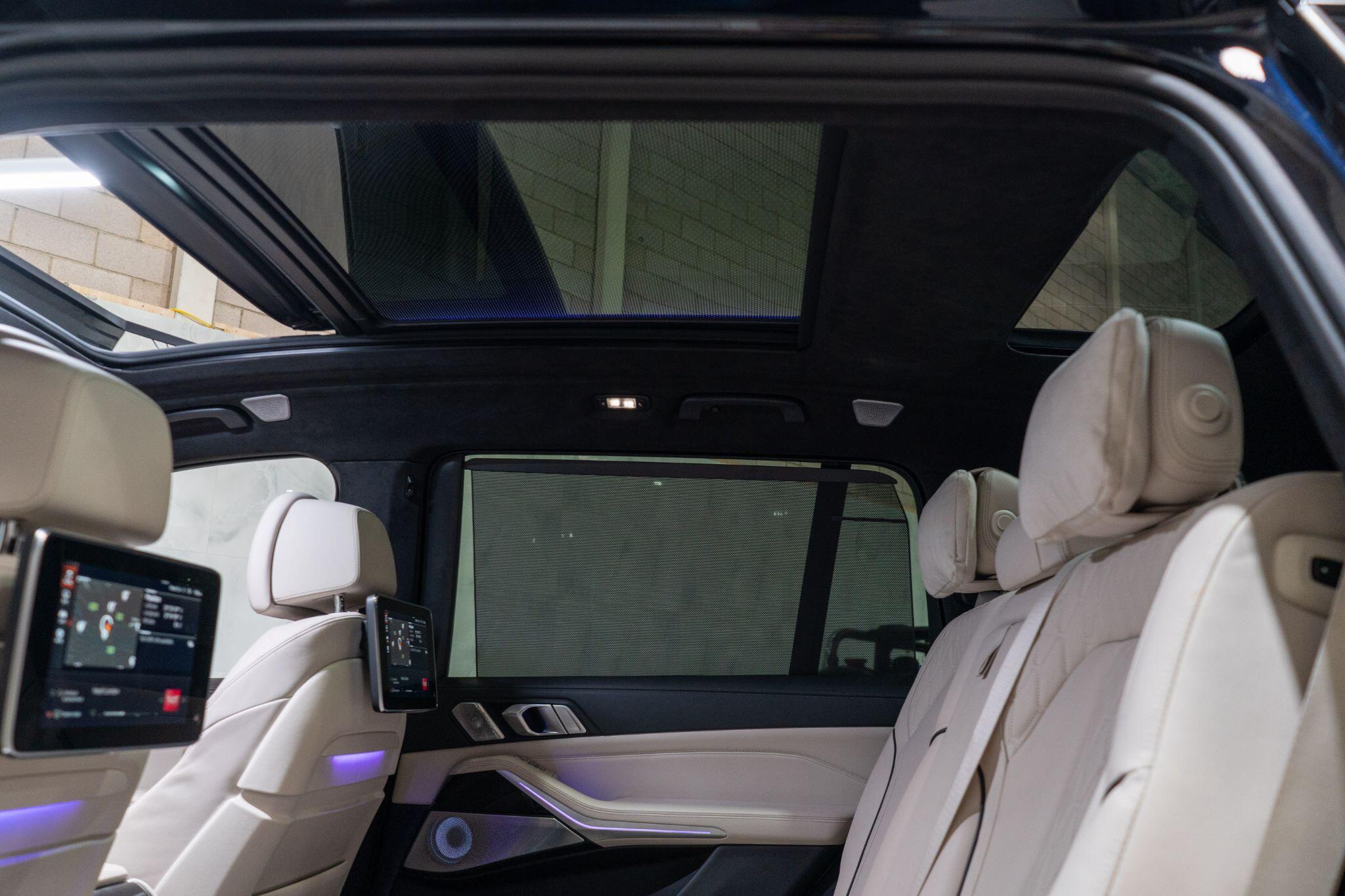 BMW X7 view 17