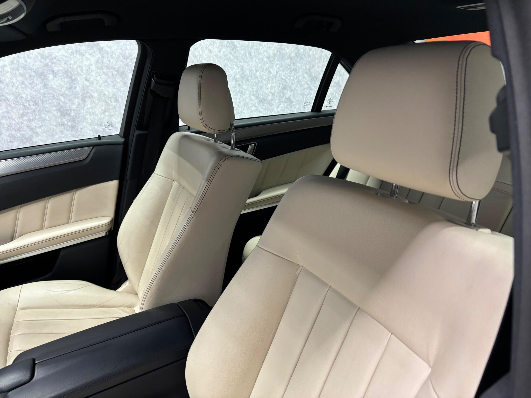 Mercedes-Benz E Class view 28