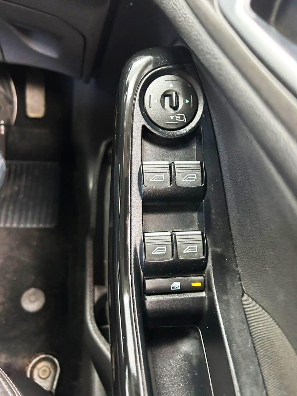 Ford Fiesta view 20
