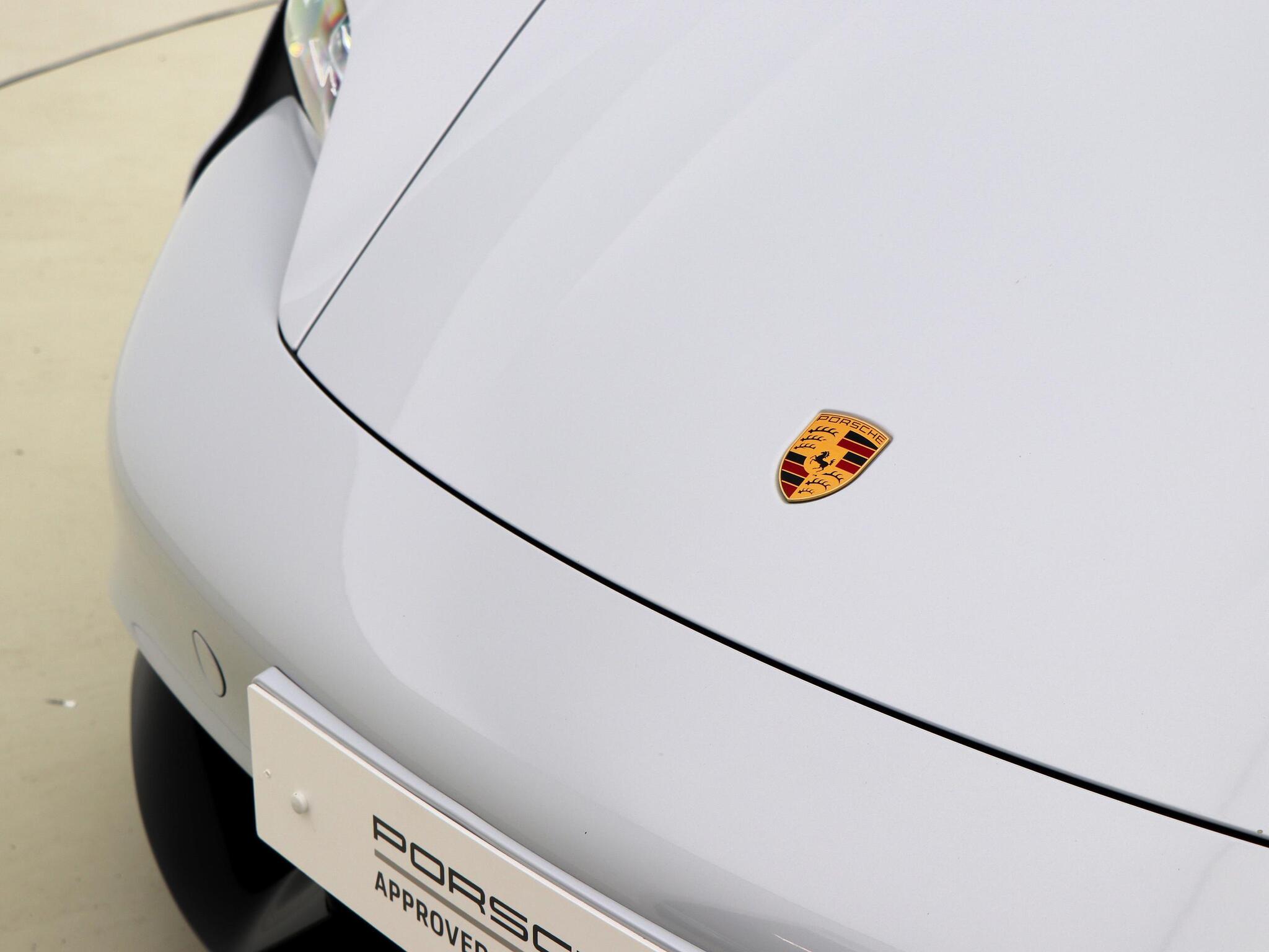 Porsche Taycan view 14
