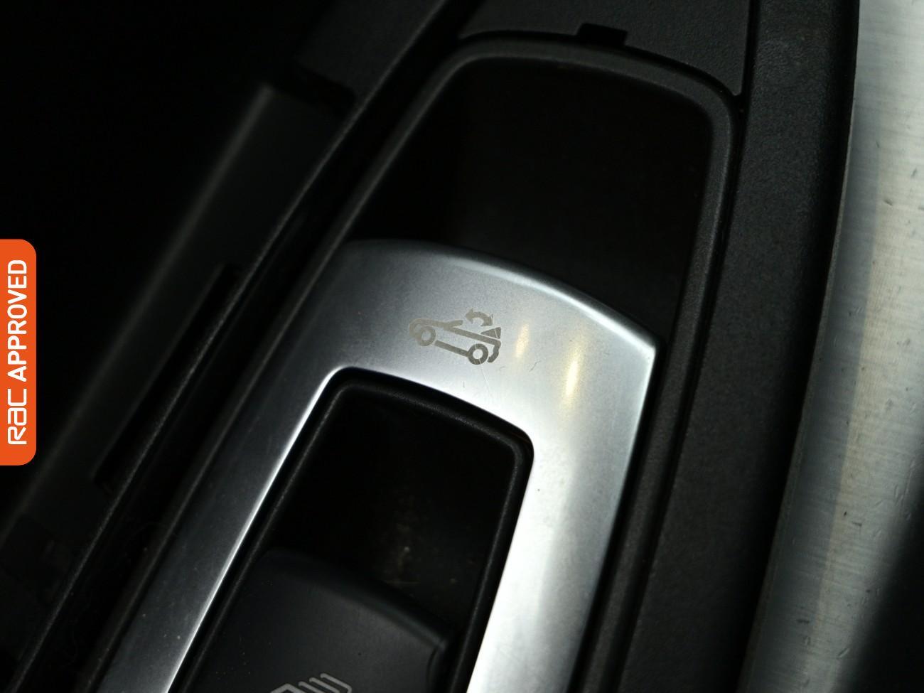 Mercedes-Benz SLK view 22