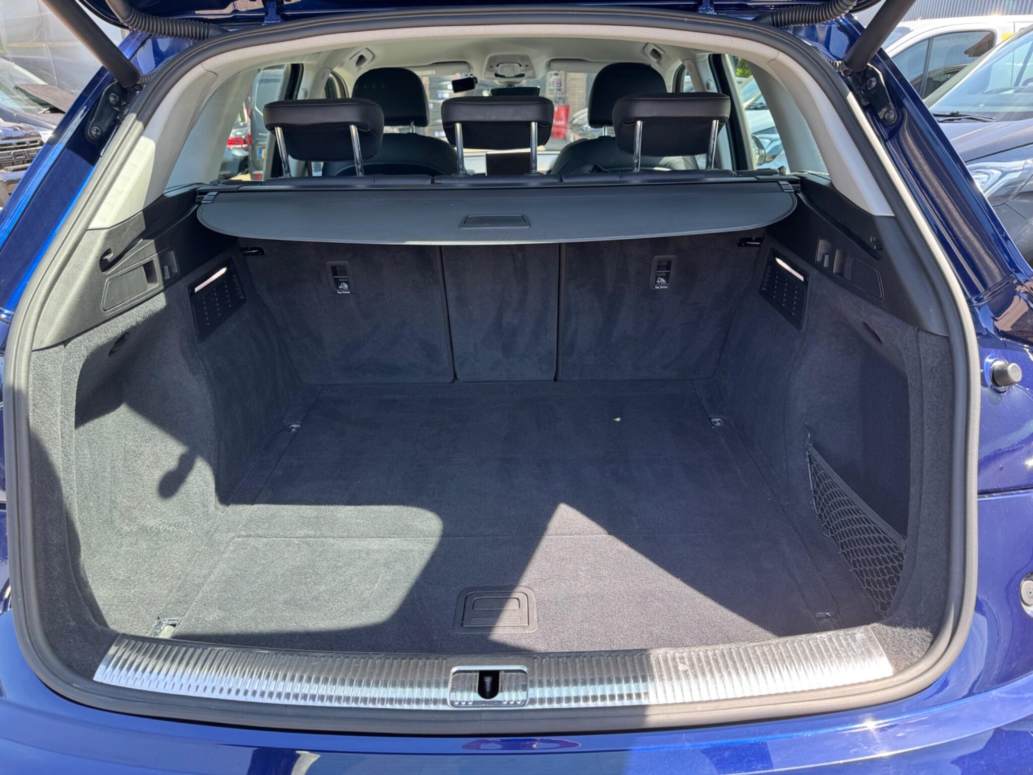 Audi Q5 view 34