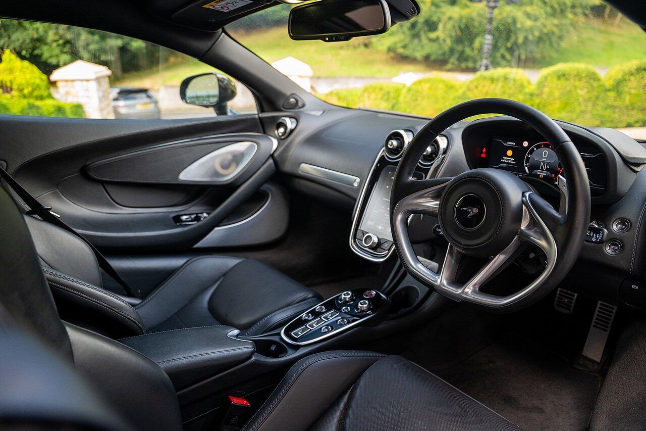 McLaren GT view 54