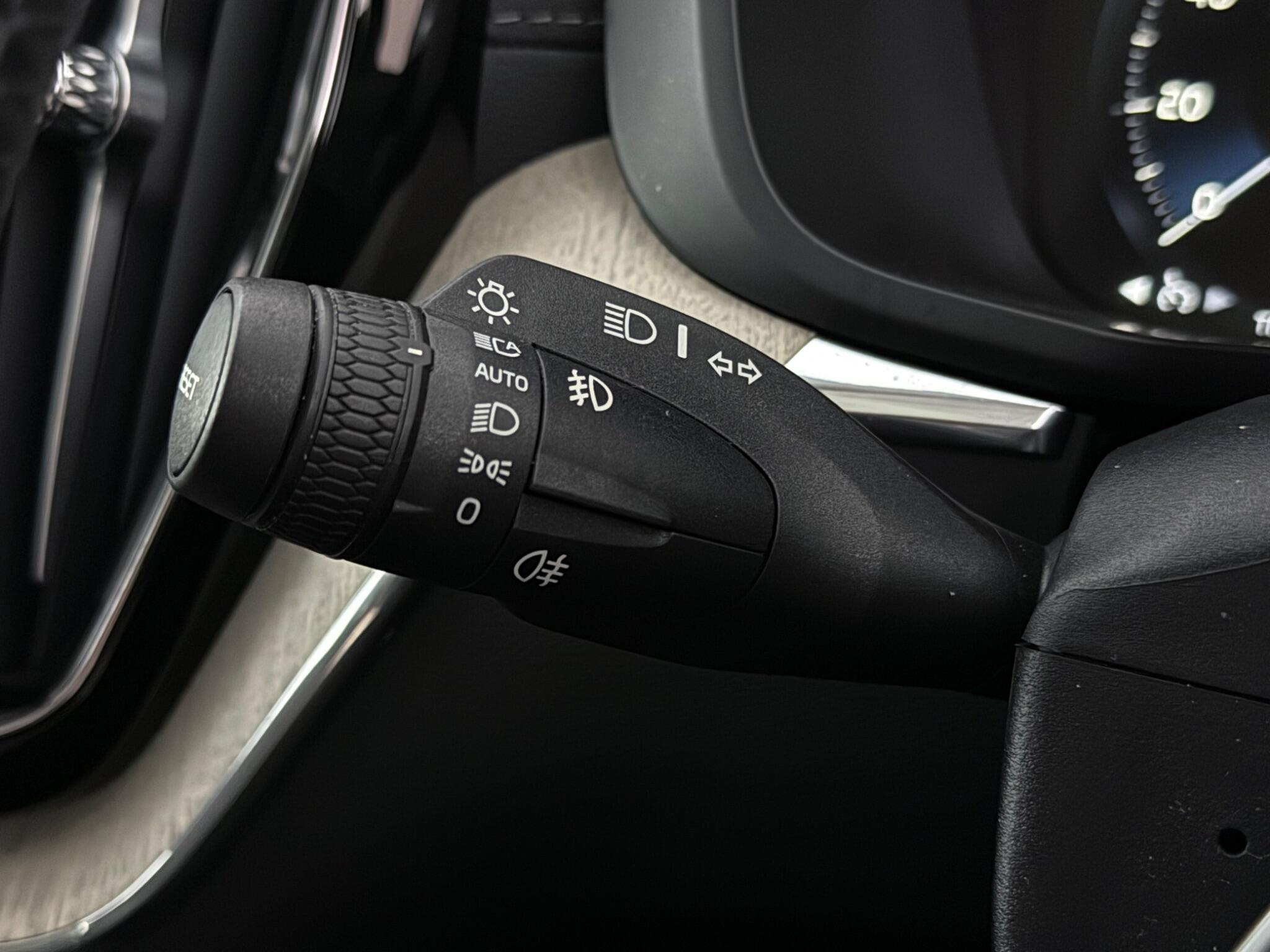 Volvo XC60 view 16
