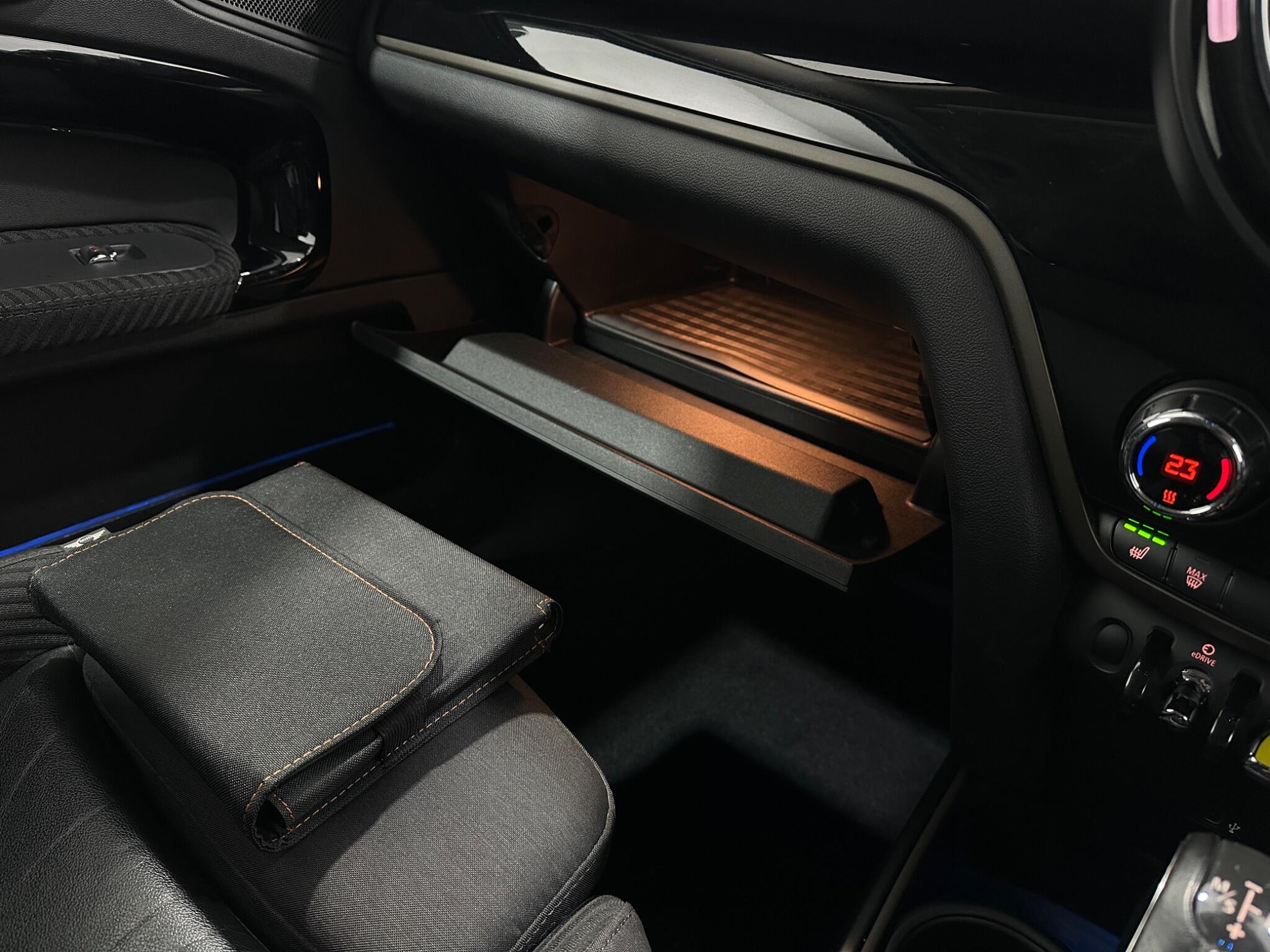 Mini Countryman view 29