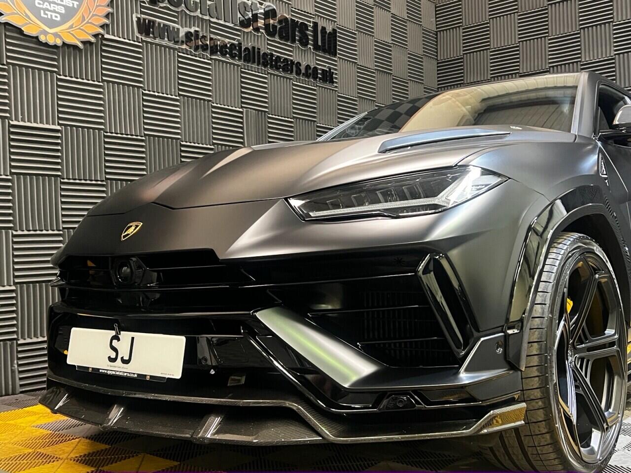 Lamborghini Urus view 25