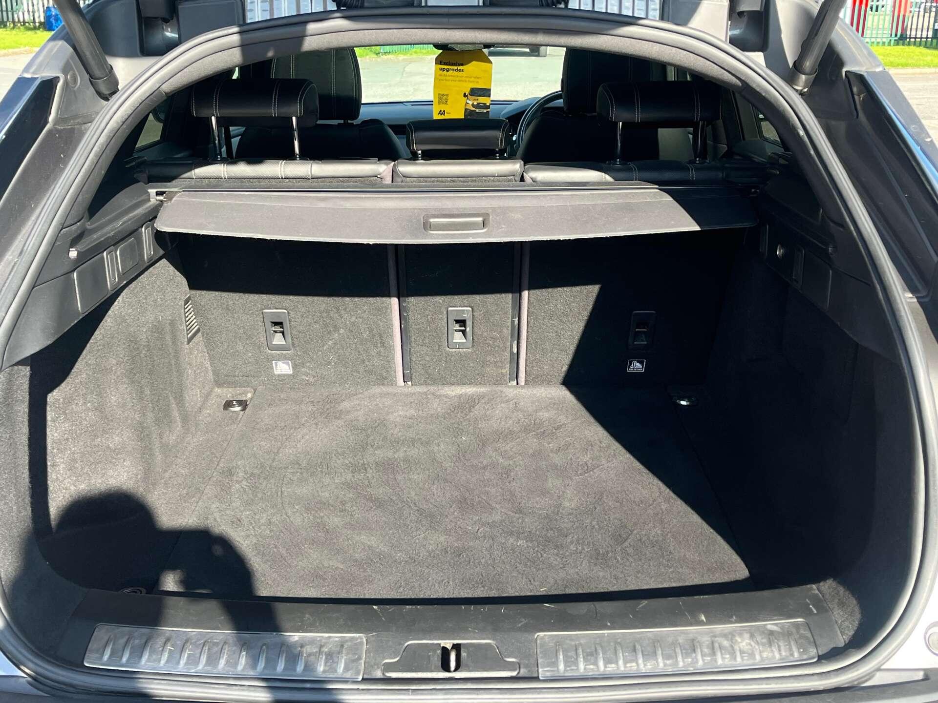 Land Rover Range Rover Velar view 47