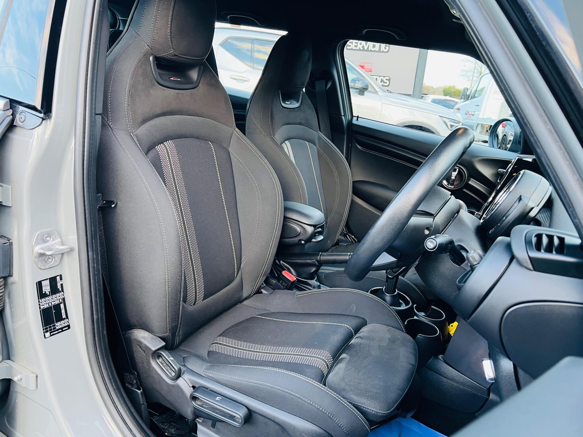 2020 MINI Hatch 1.5 Cooper Sport Steptronic Euro 6 (s/s) 5dr • 44,000 miles image 33