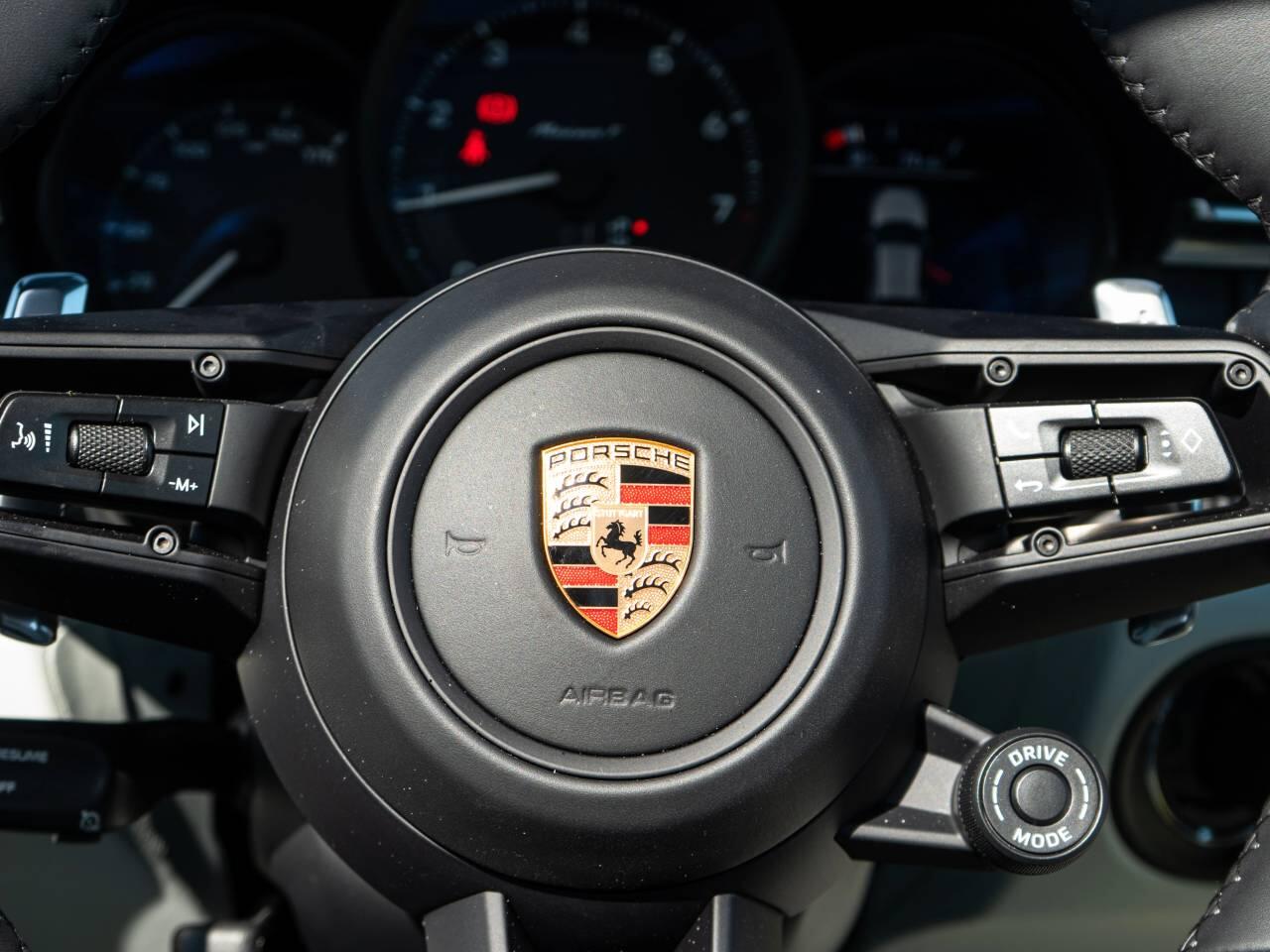 Porsche Macan view 18