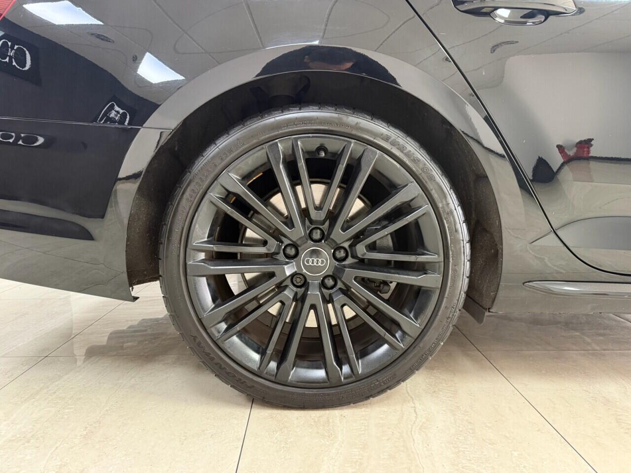 Audi S4 view 11