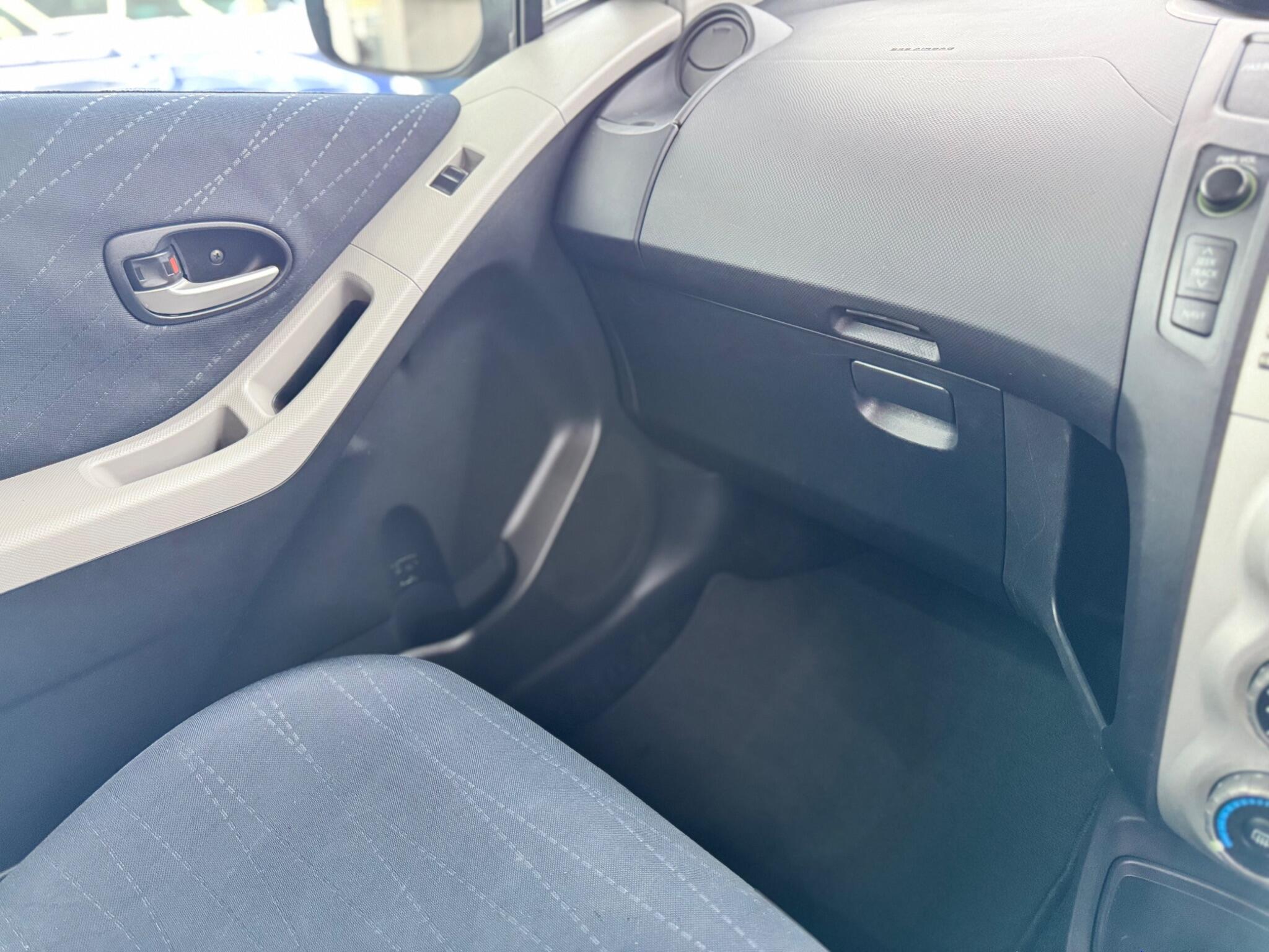 Toyota Yaris view 37