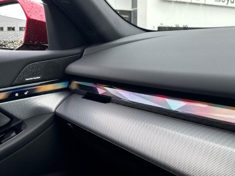 BMW 5 Series view 35