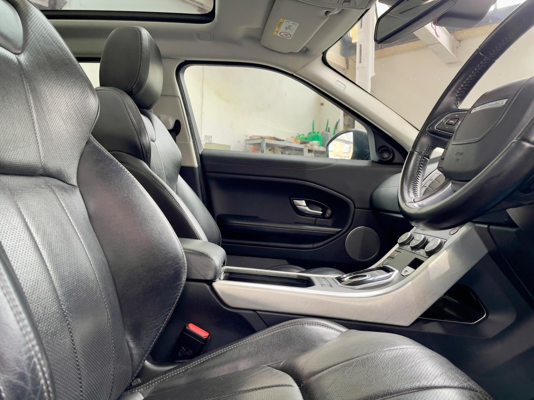 Land Rover Range Rover Evoque view 39