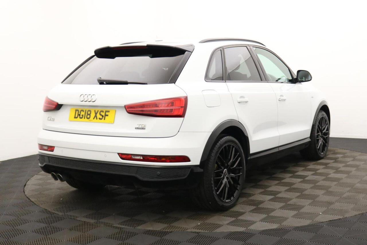 Audi Q3 view 5
