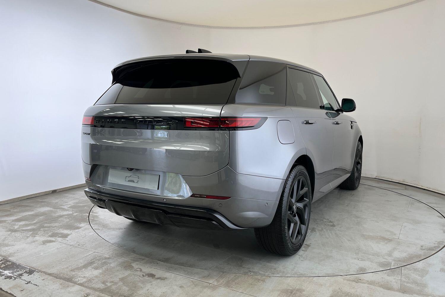 Land Rover Range Rover Sport view 13