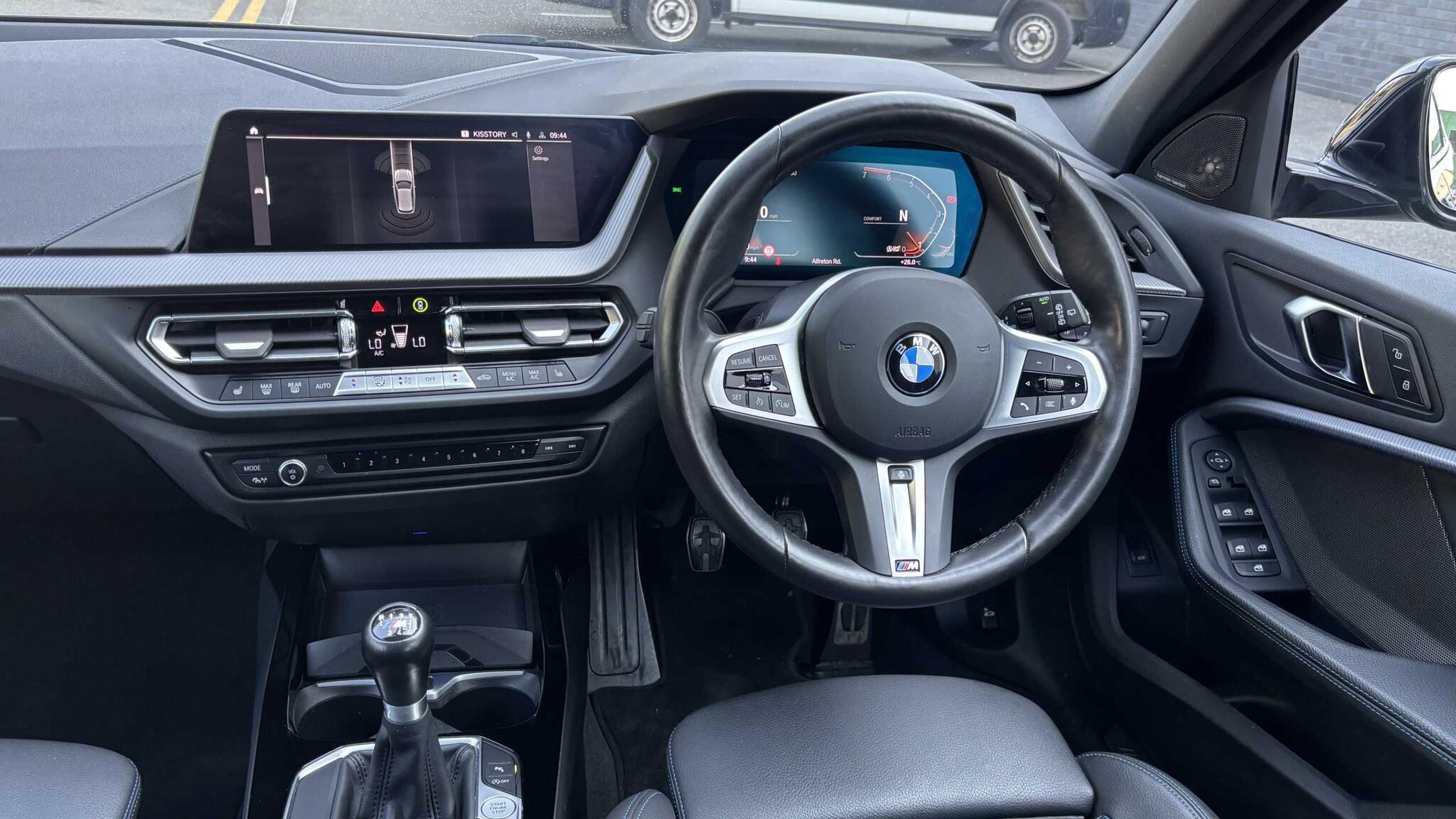 BMW 1 Series view 5