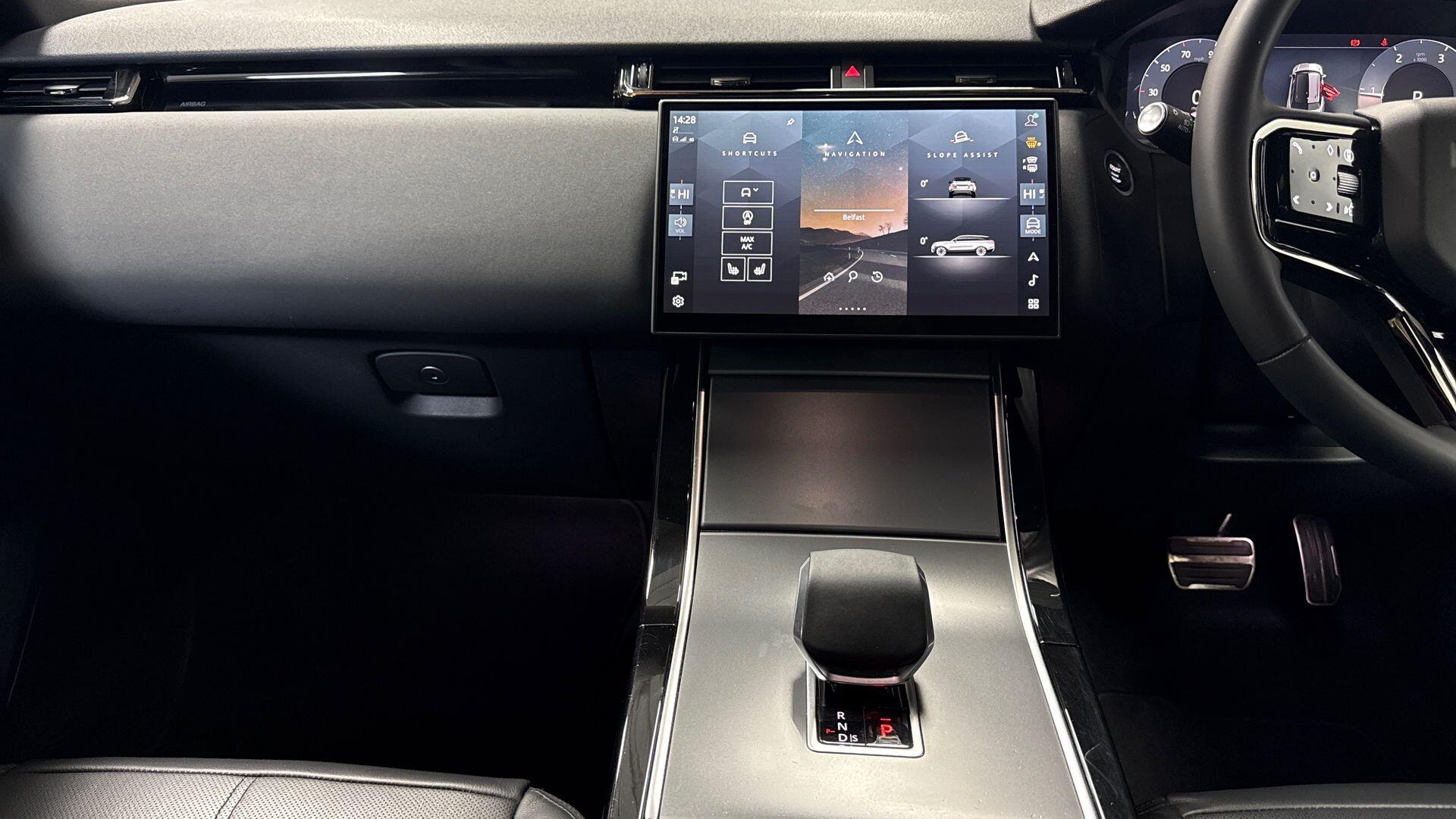 Land Rover Range Rover Velar view 14