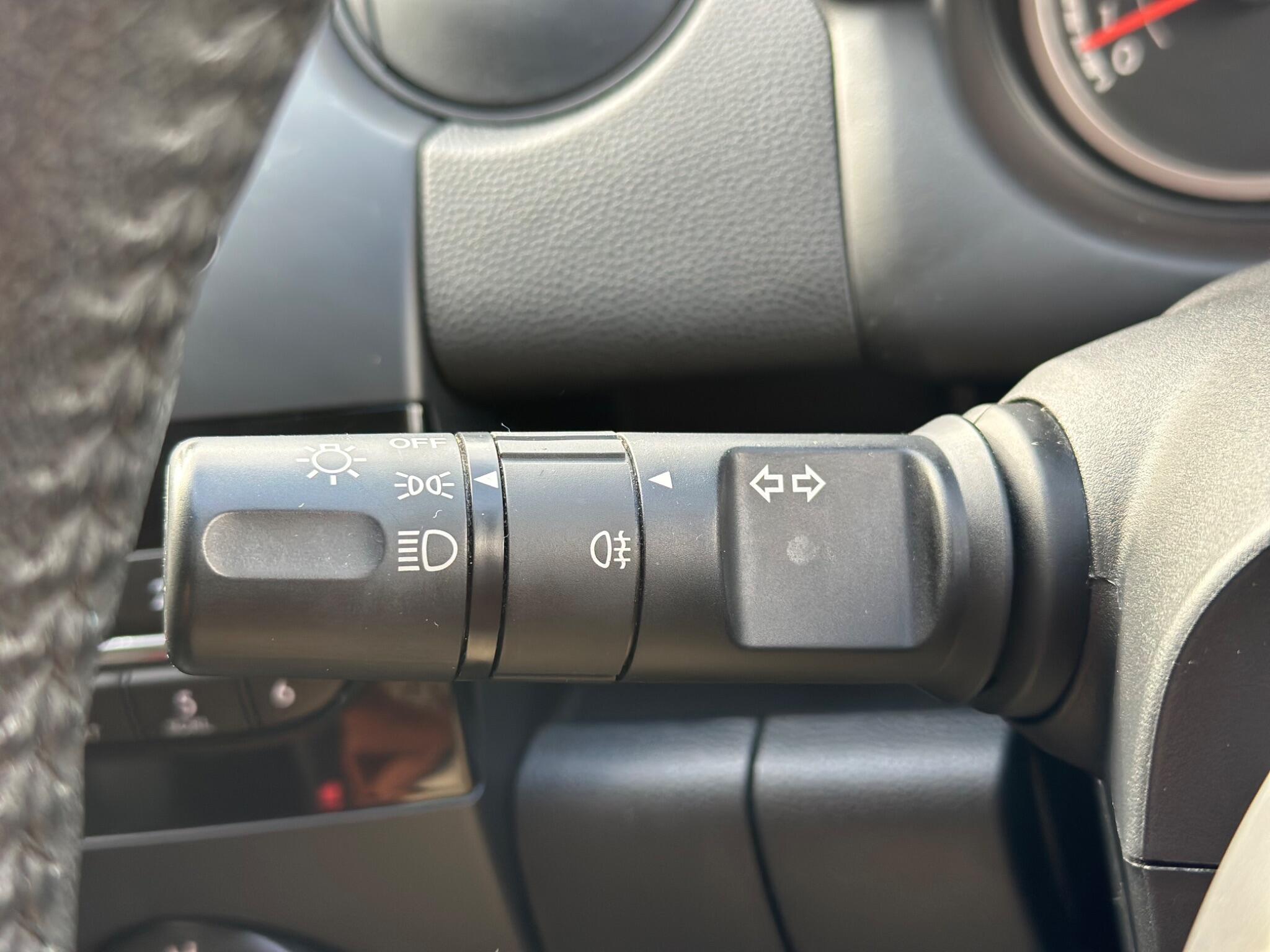 Mazda Mazda2 view 31