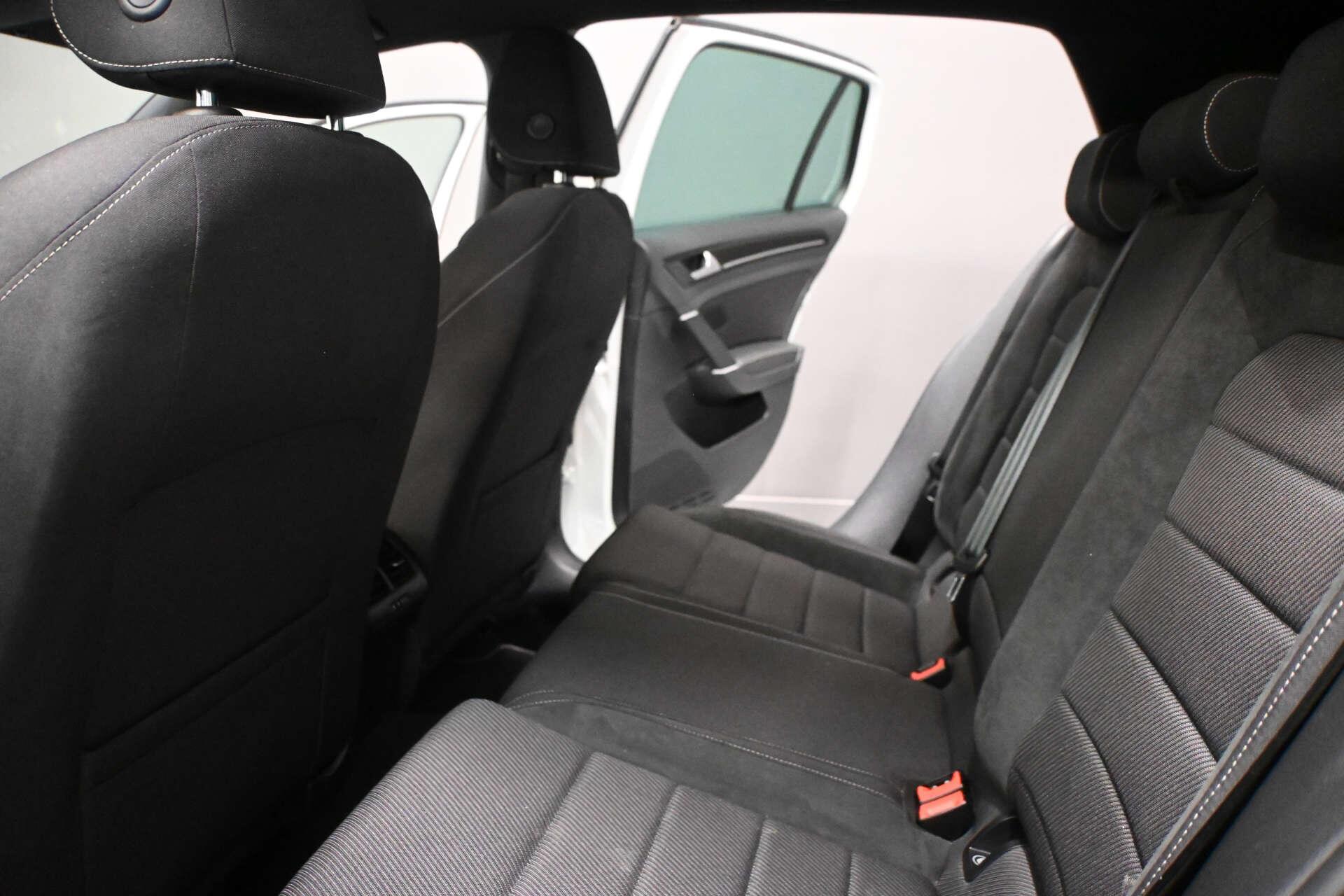 Volkswagen Golf view 26