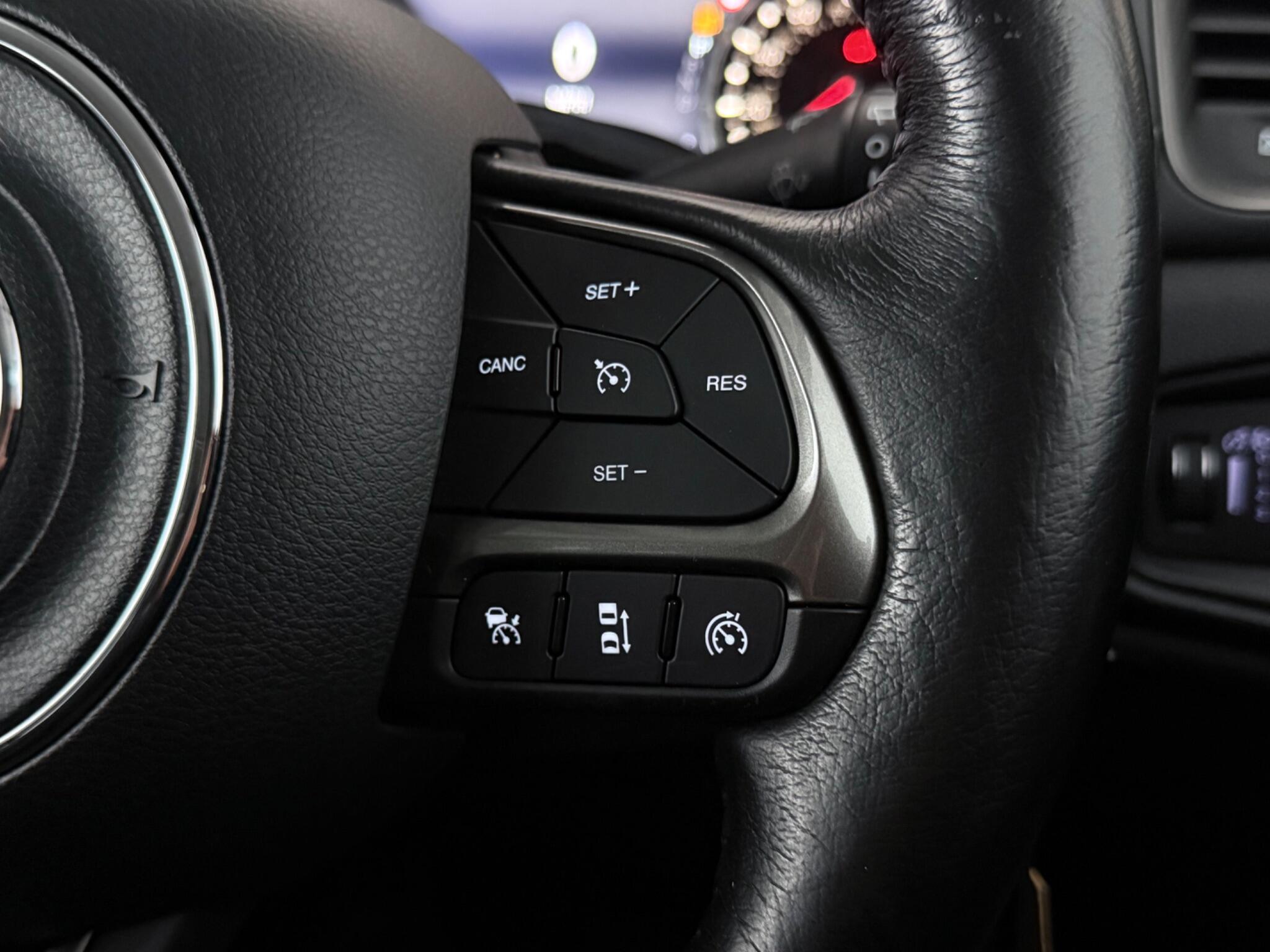 Jeep Renegade view 15