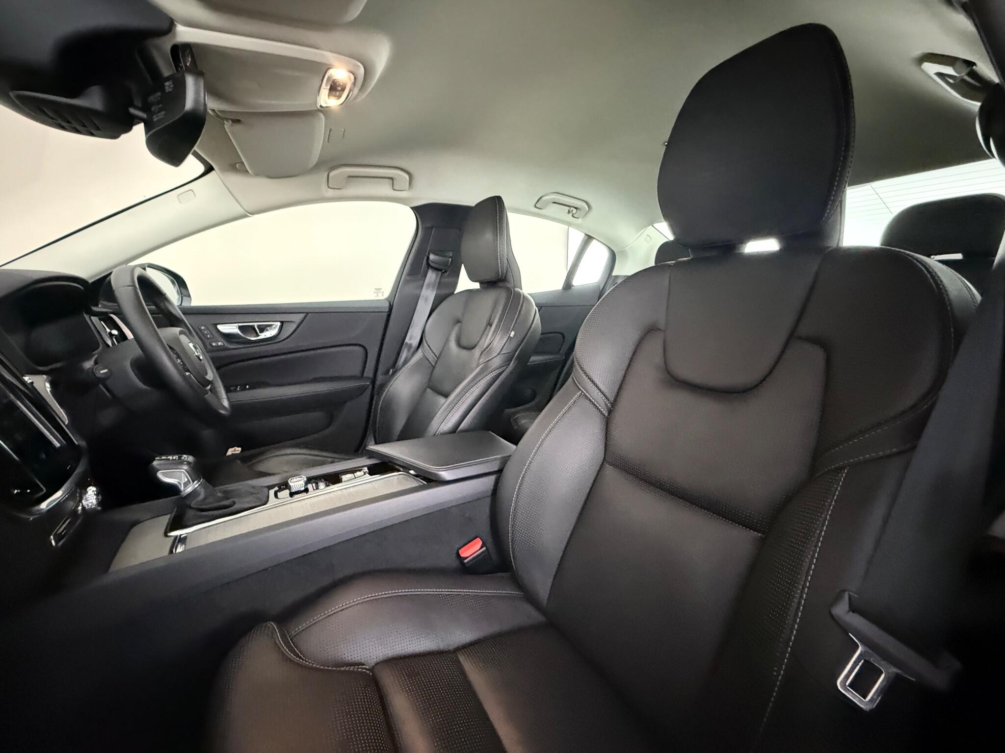 Volvo S60 view 33