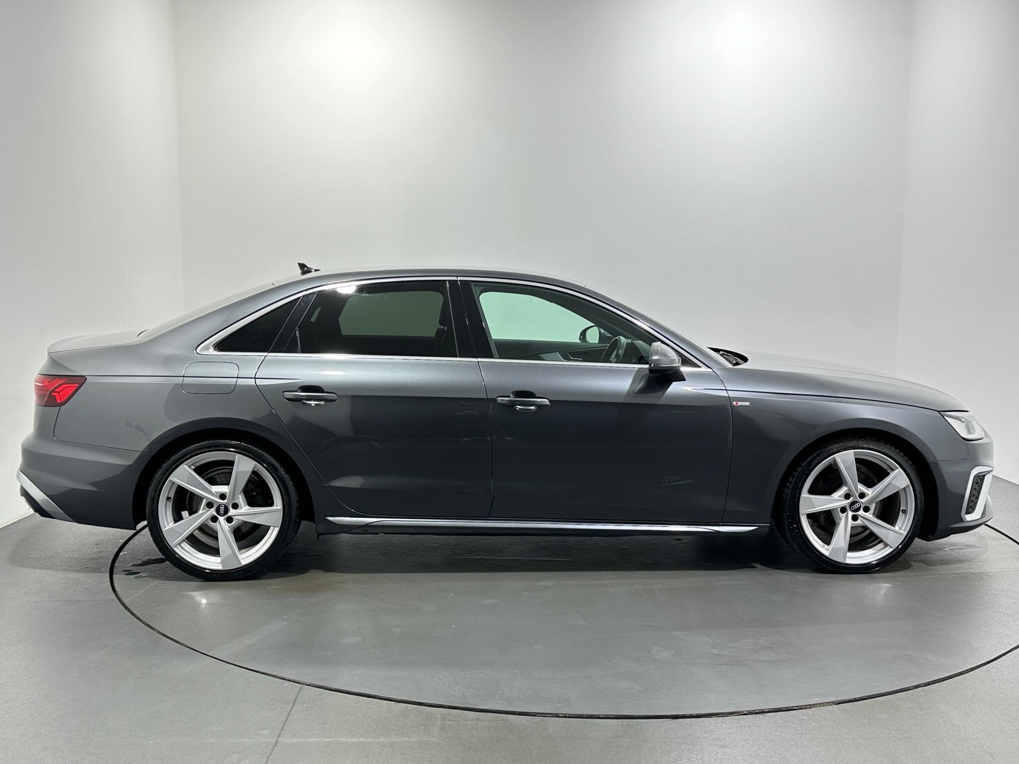 Audi A4 view 9