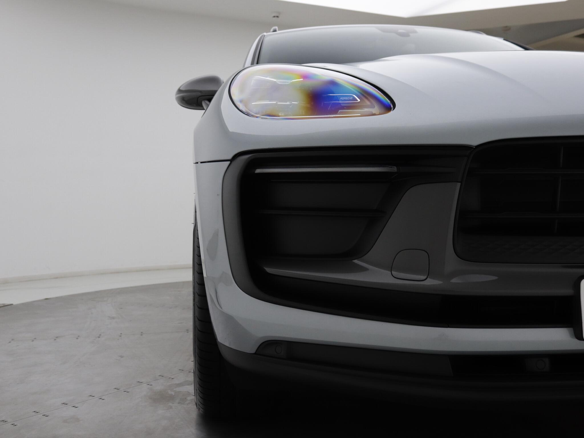 Porsche Macan view 23
