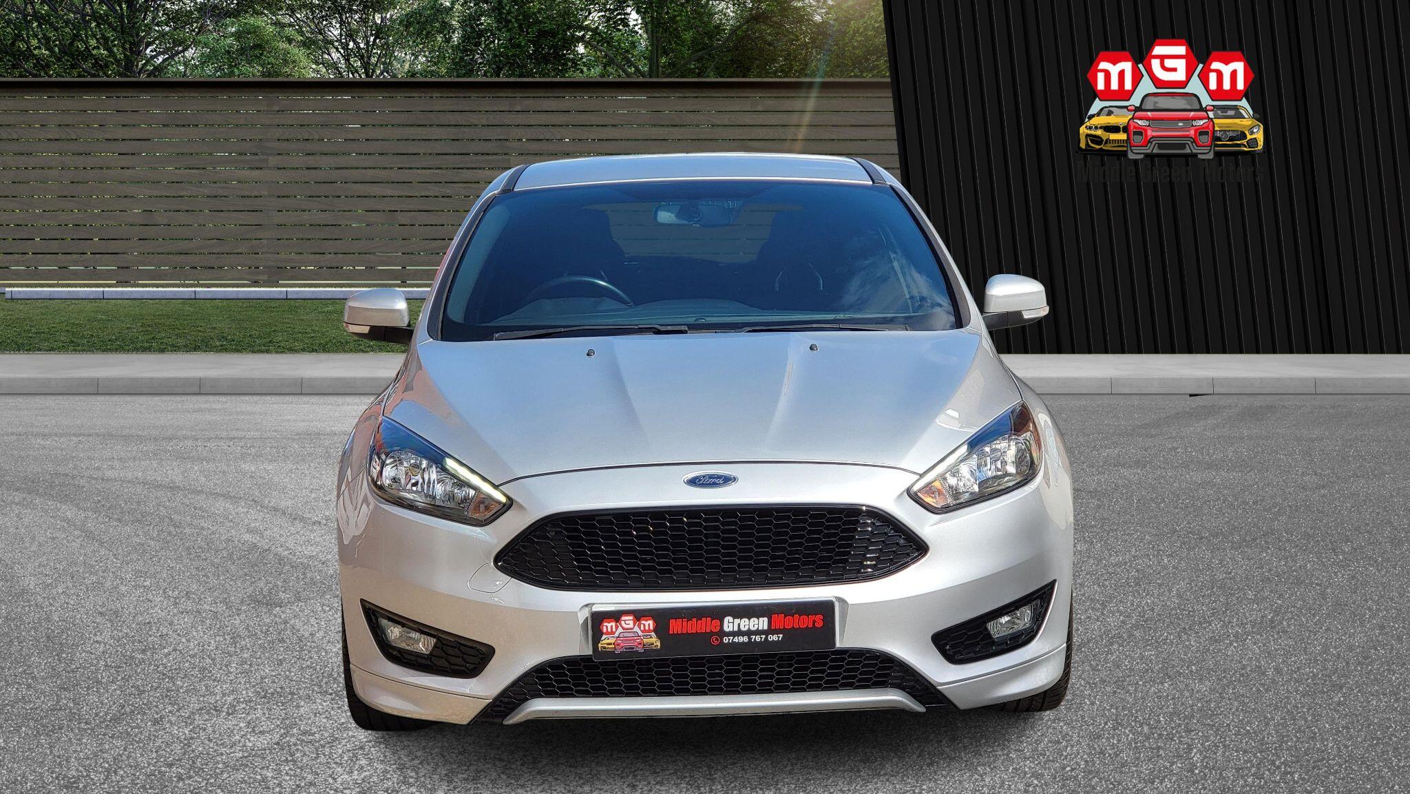 Ford Focus view 3