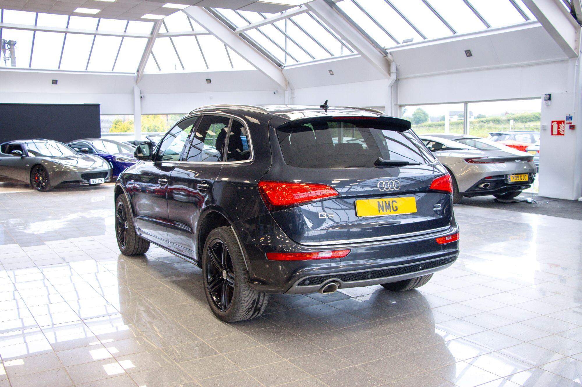 Audi Q5 view 4
