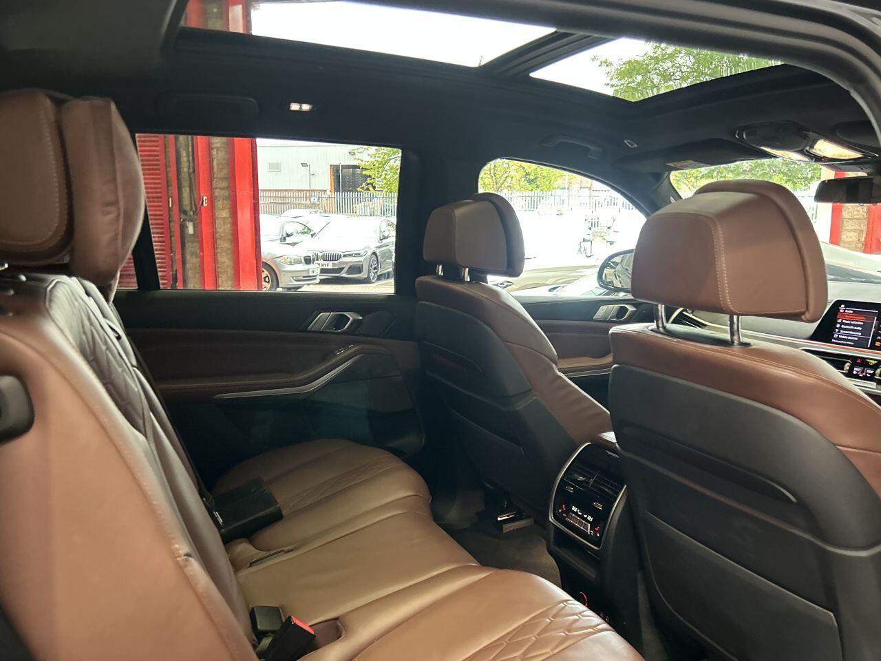 BMW X7 view 74