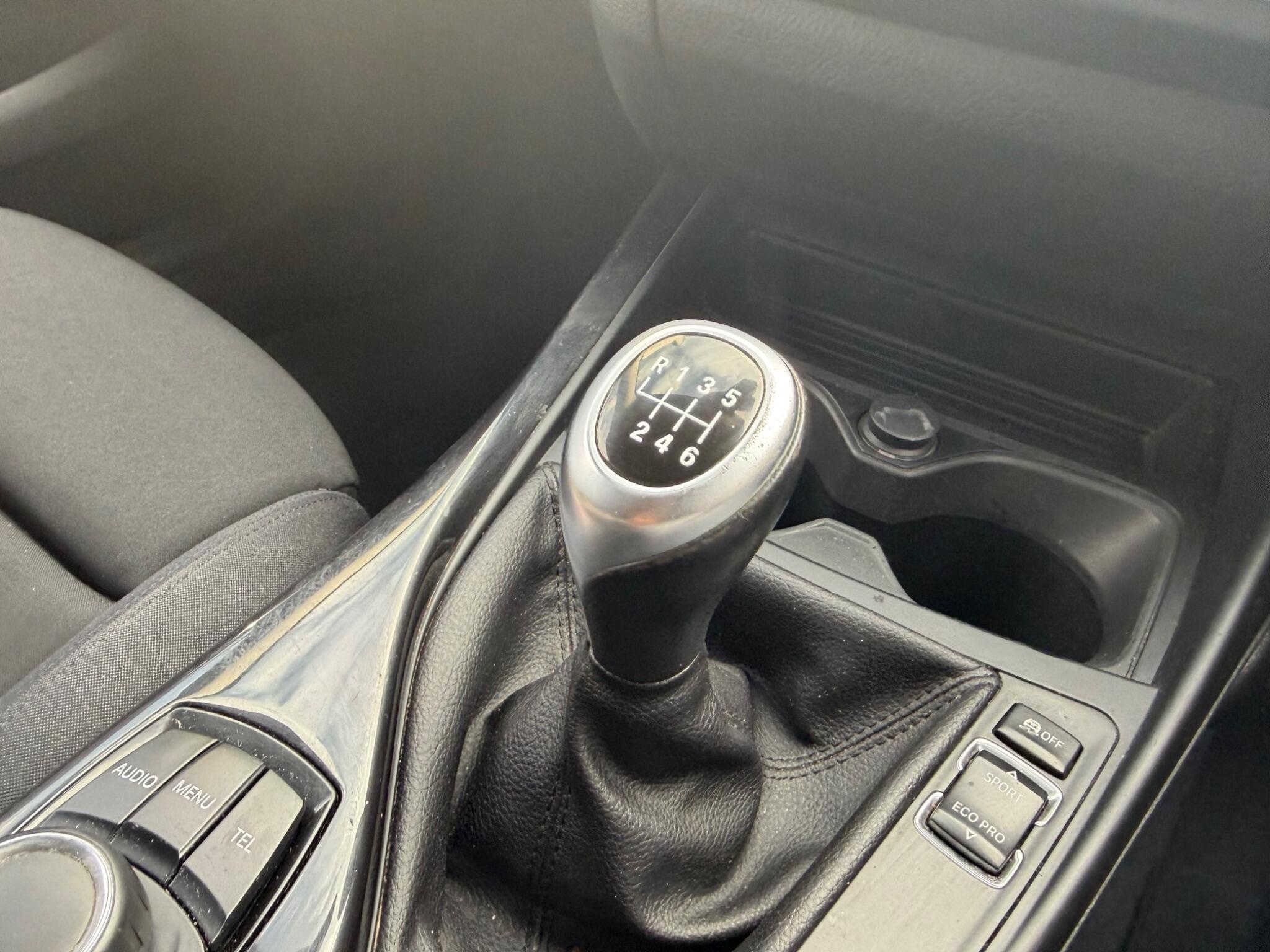 BMW 1 Series view 32