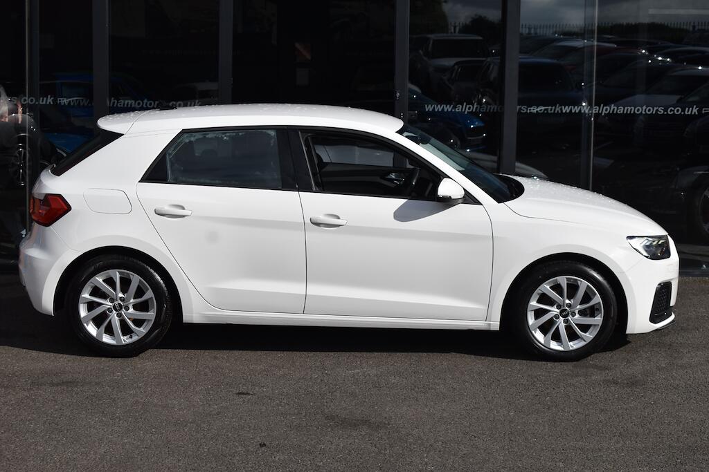 Audi A1 view 13