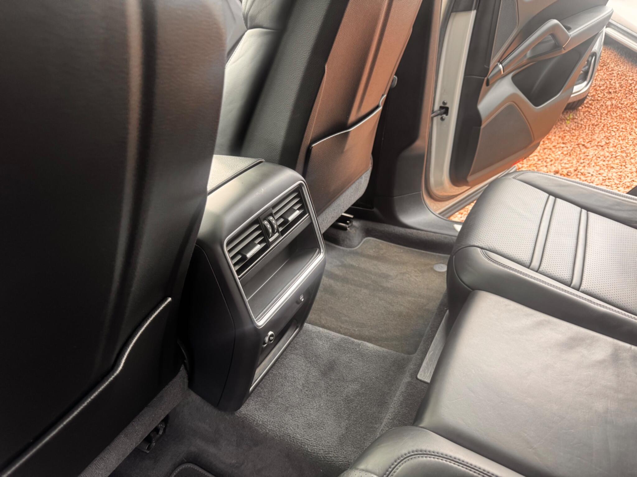 Porsche Cayenne view 61
