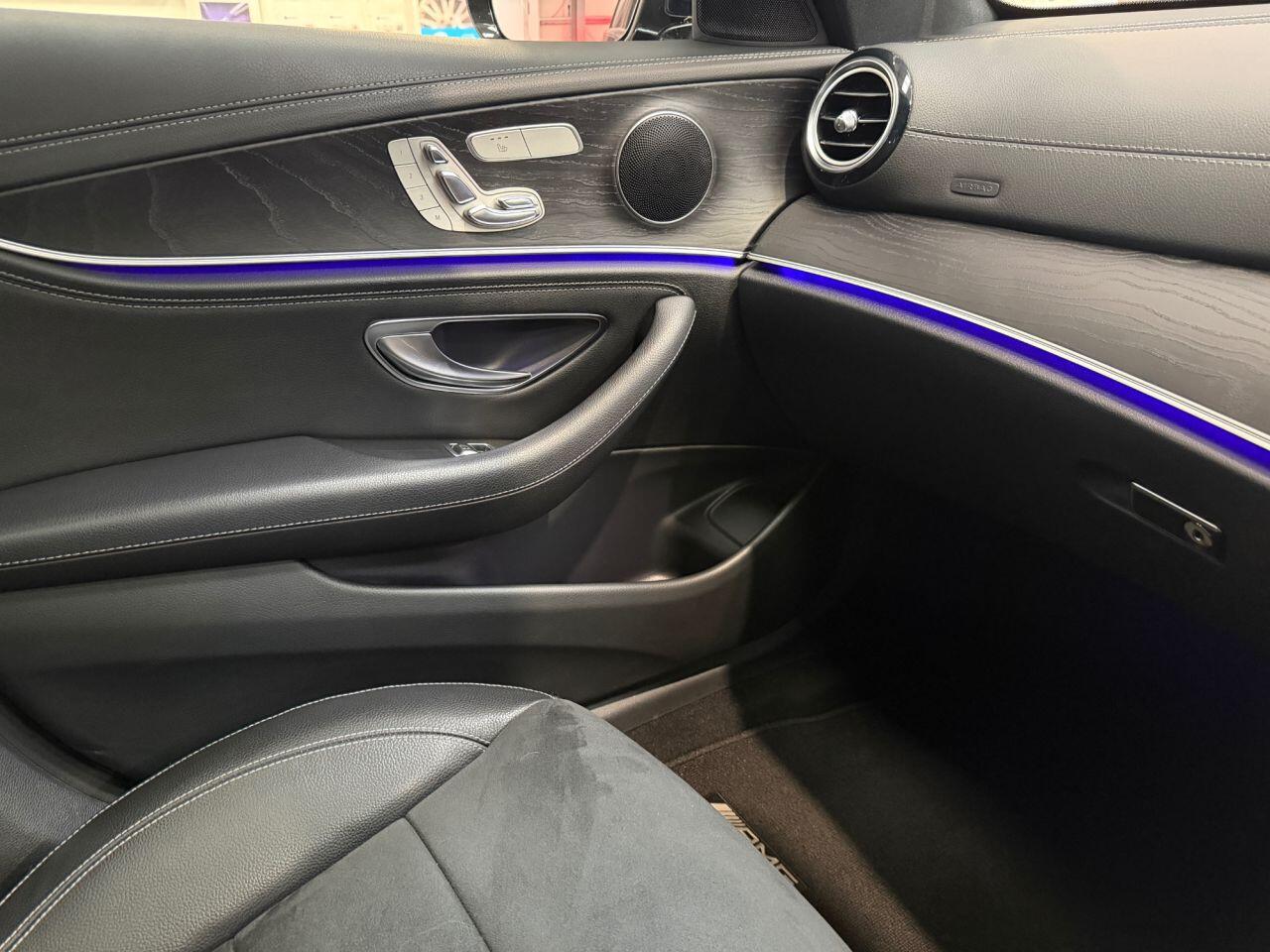 Mercedes-Benz E Class view 47