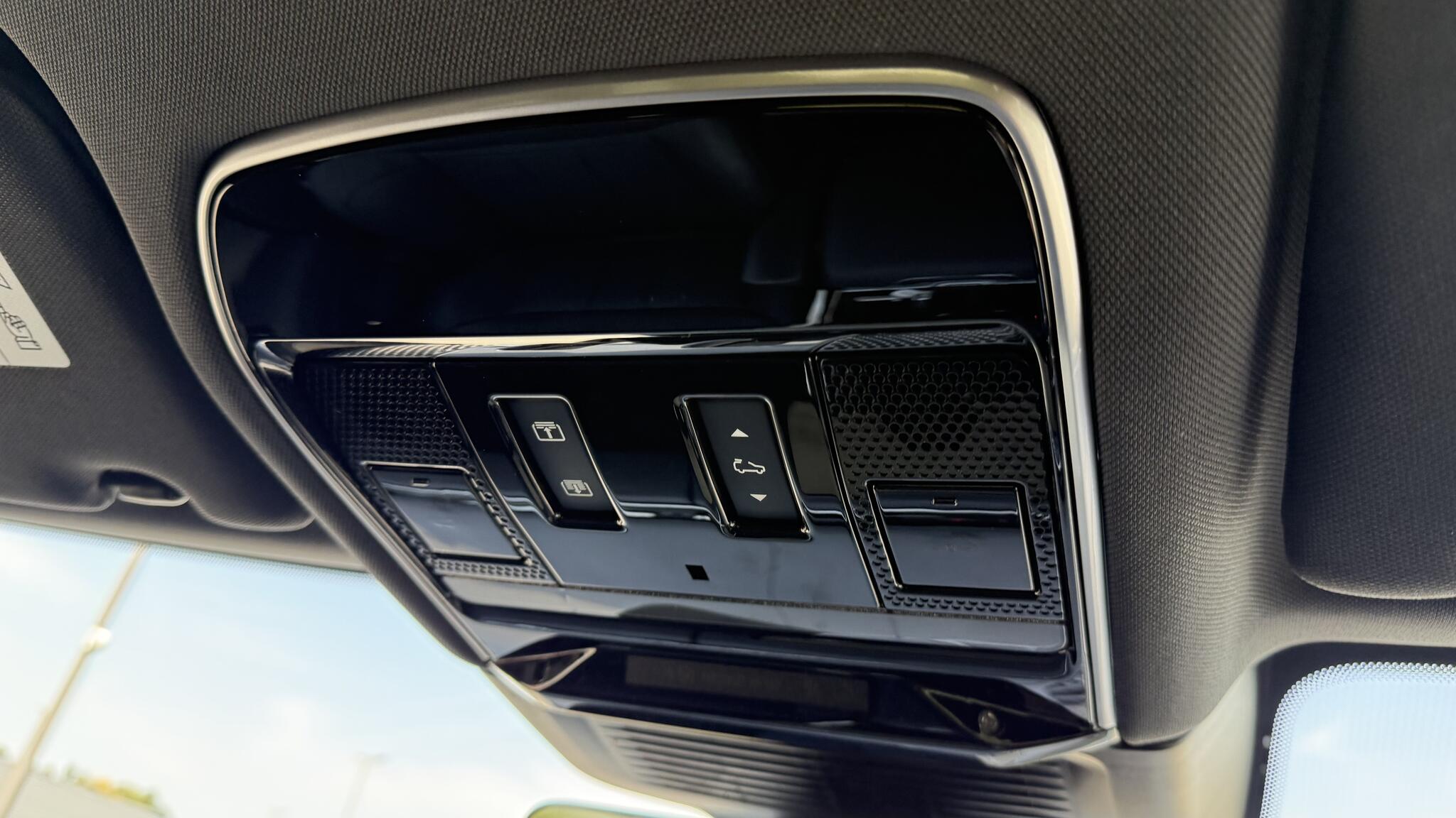Land Rover Range Rover Sport view 29