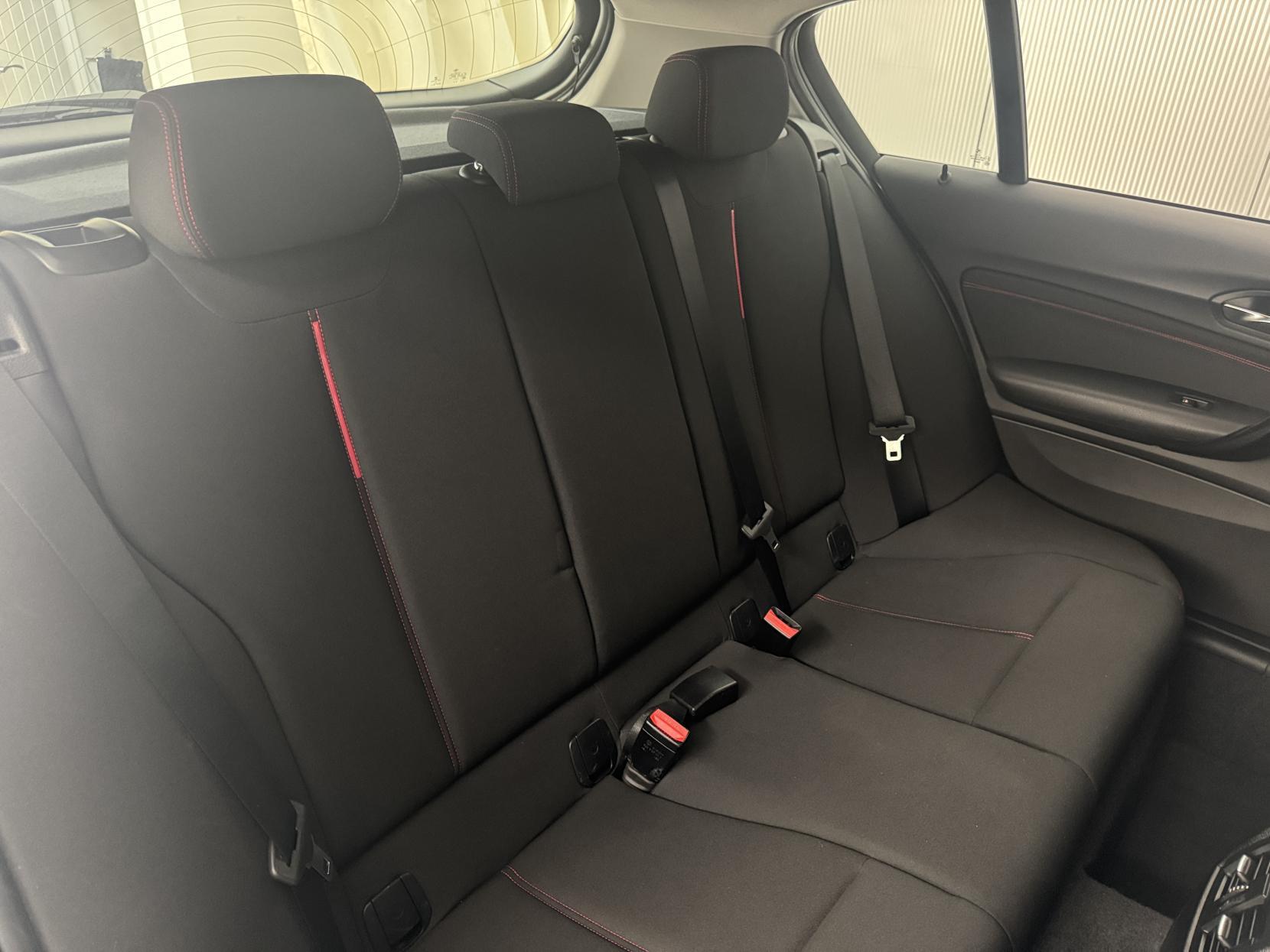 BMW 1 Series view 46