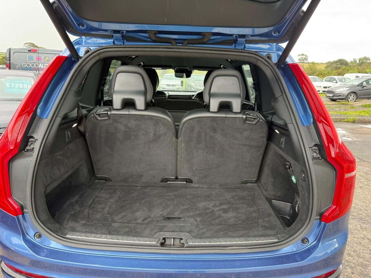 Volvo XC90 view 26