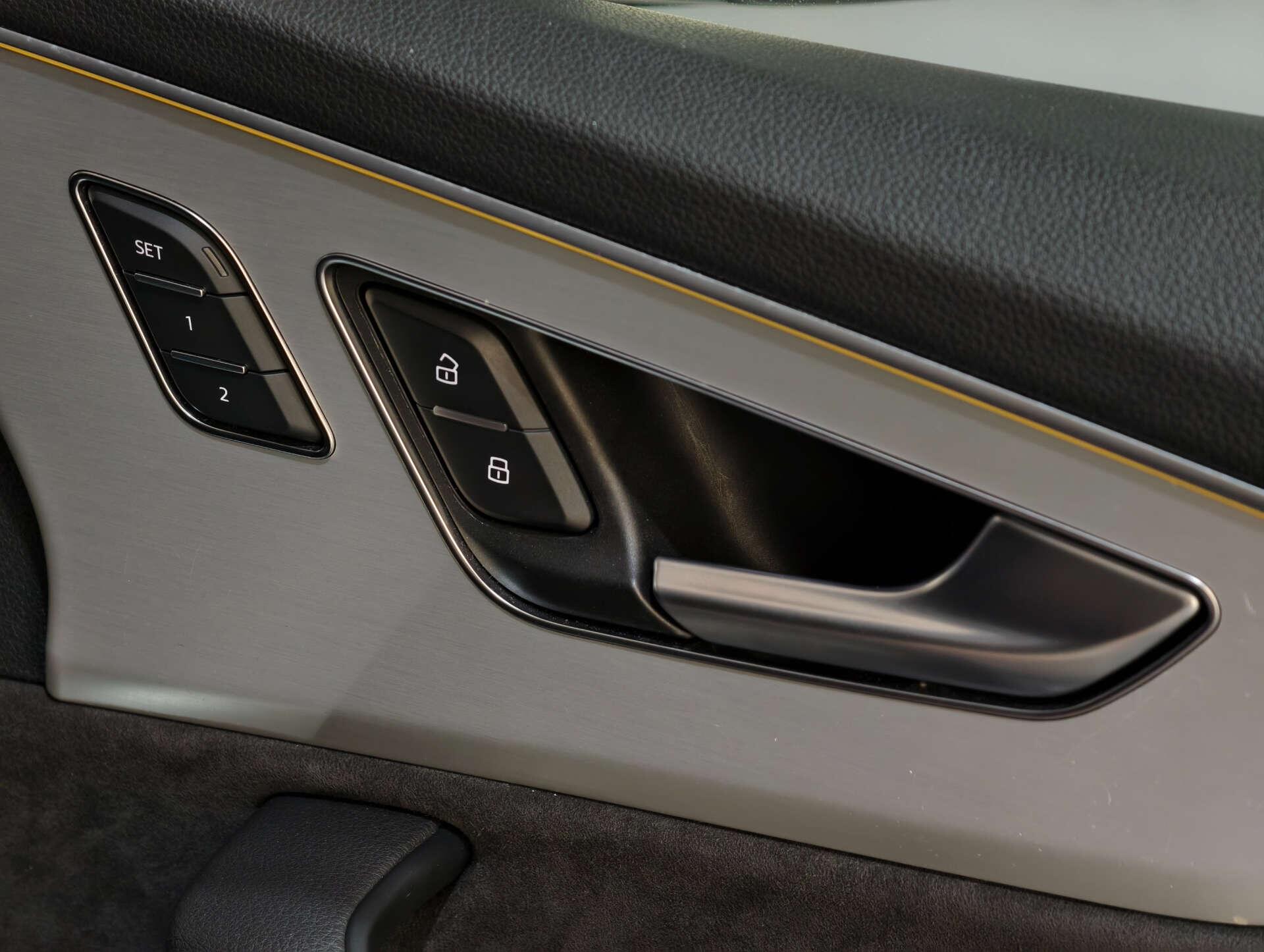 Audi SQ7 view 30