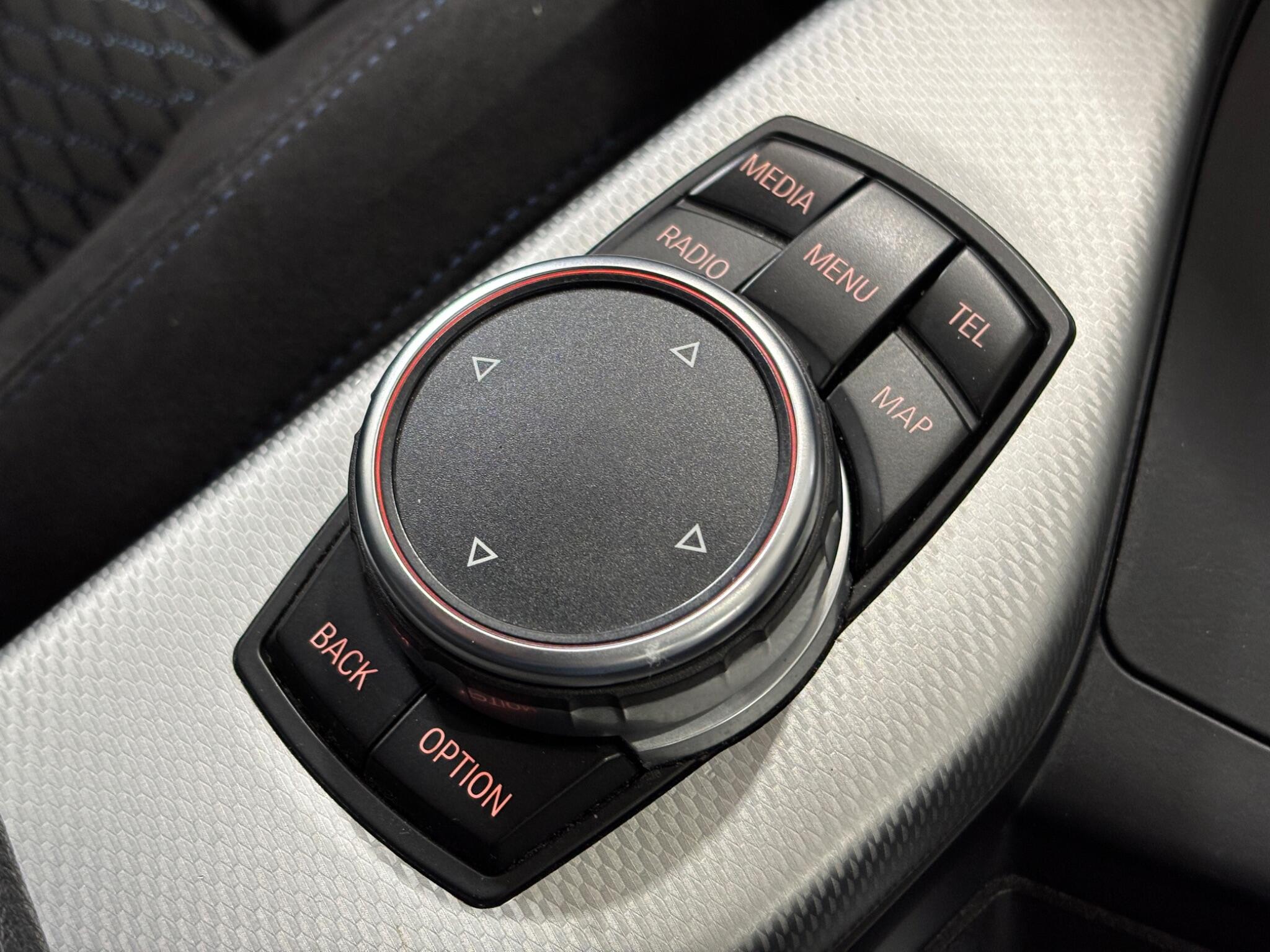 BMW 1 Series view 36