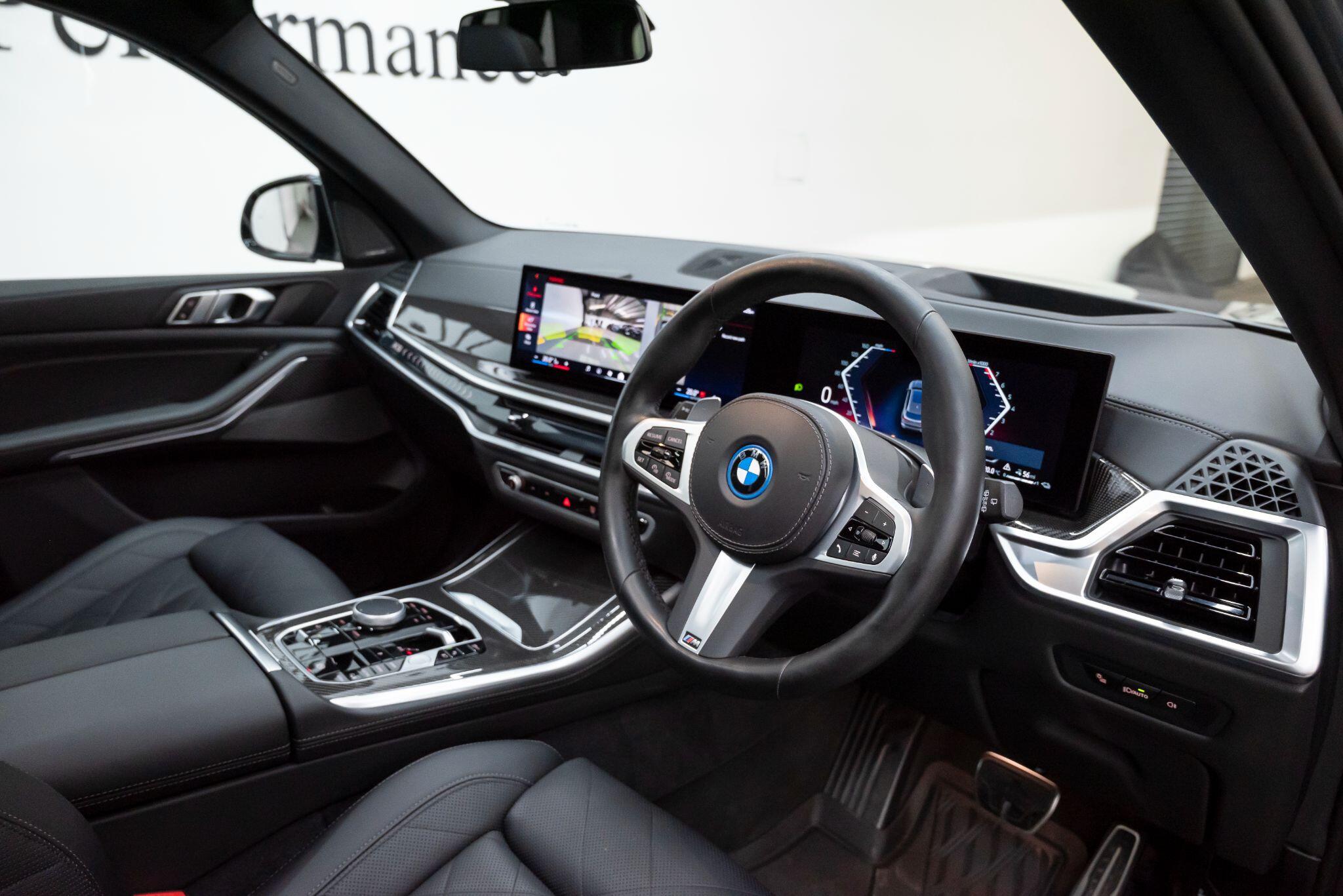 BMW X5 view 3
