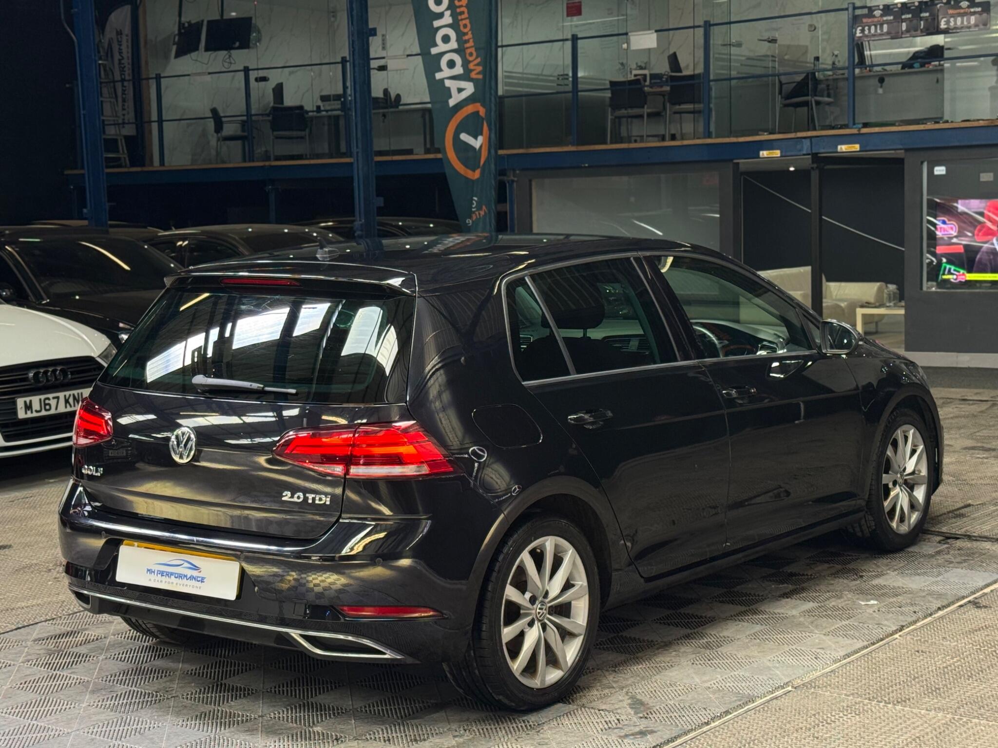 Volkswagen Golf view 22
