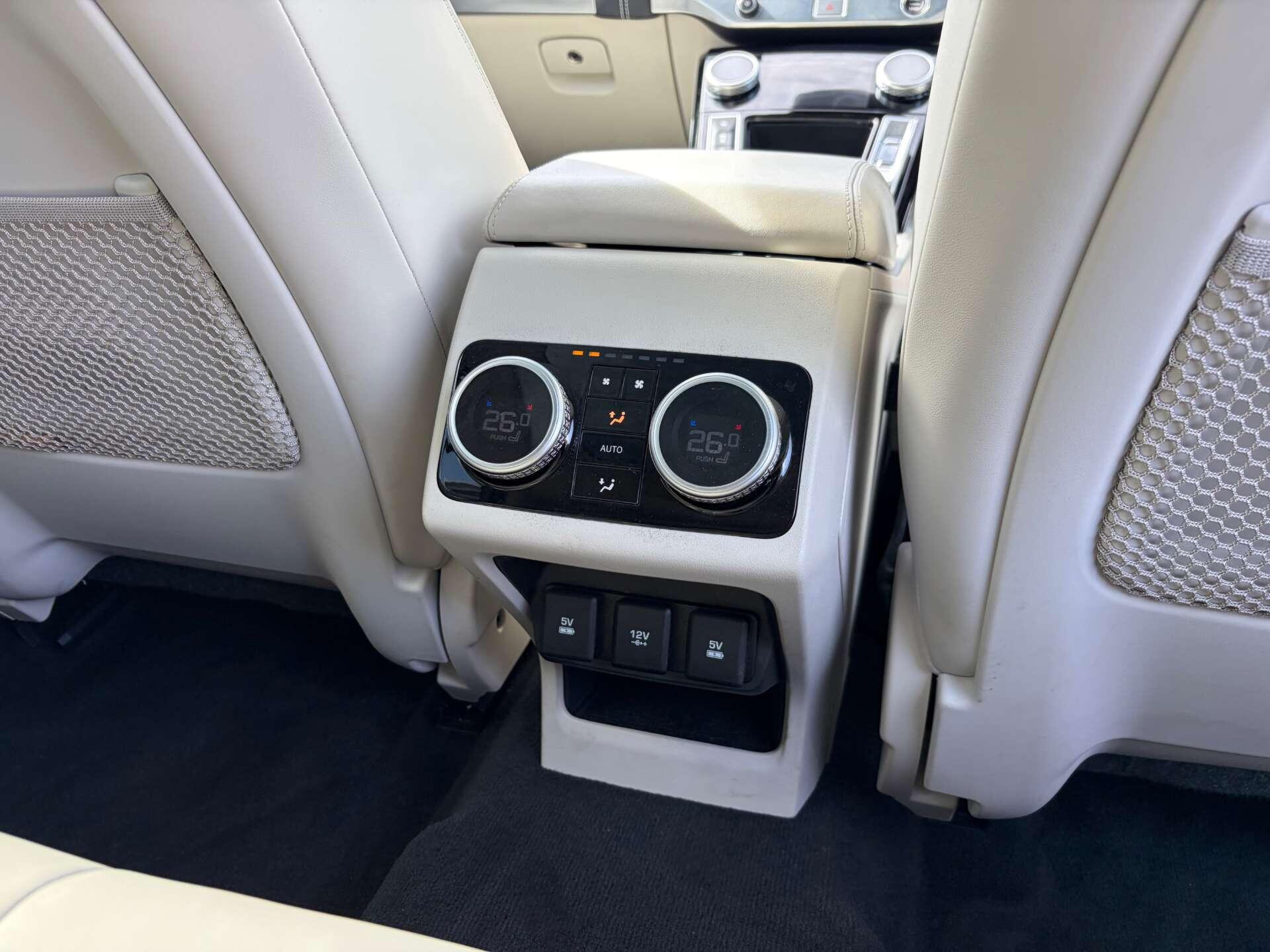 Jaguar I-Pace view 34