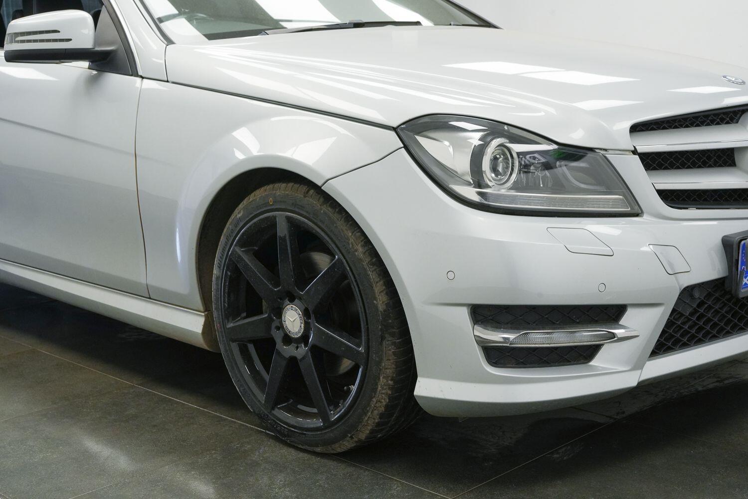 Mercedes-Benz C Class view 5