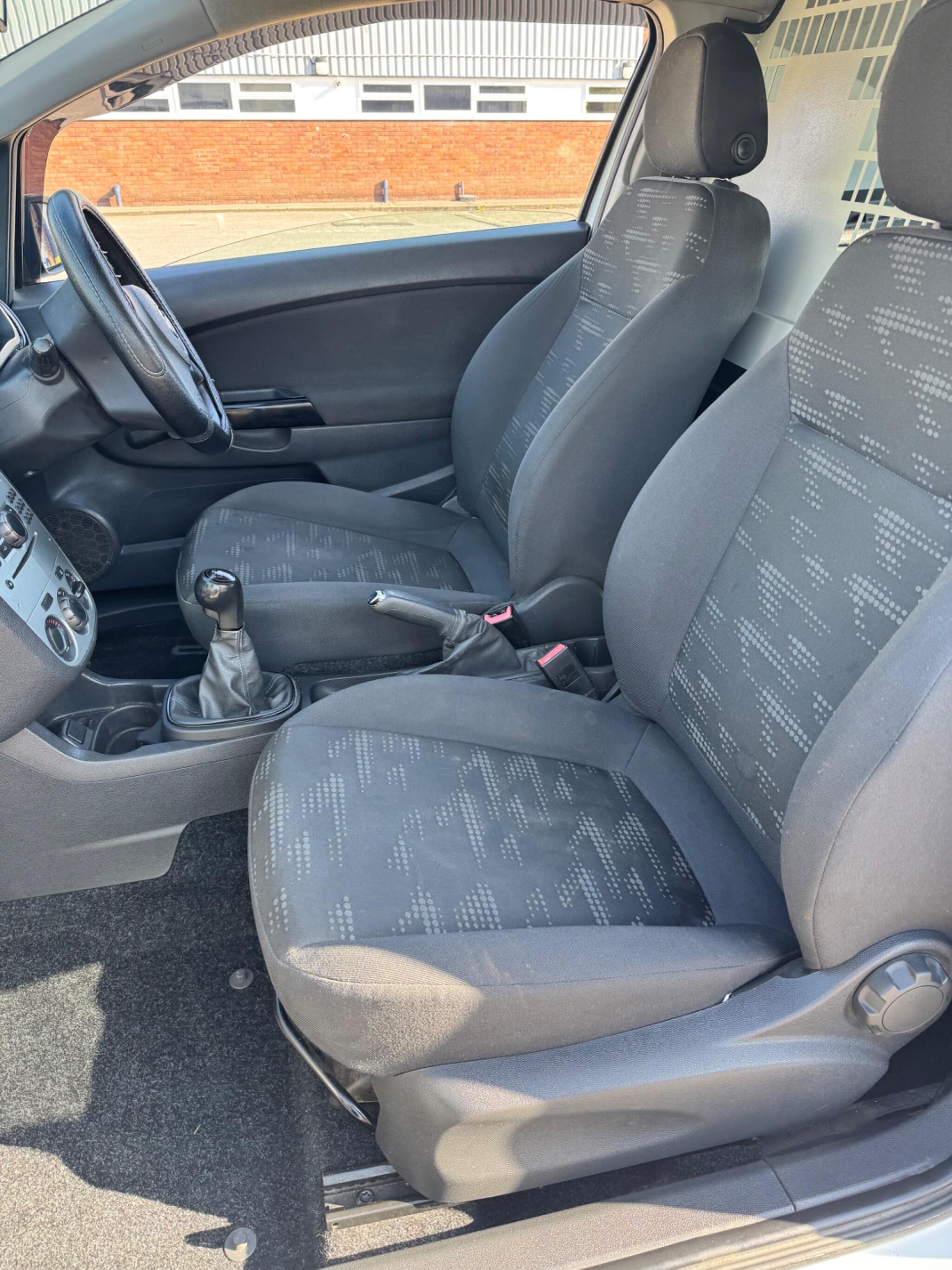 Vauxhall Corsa Van view 31