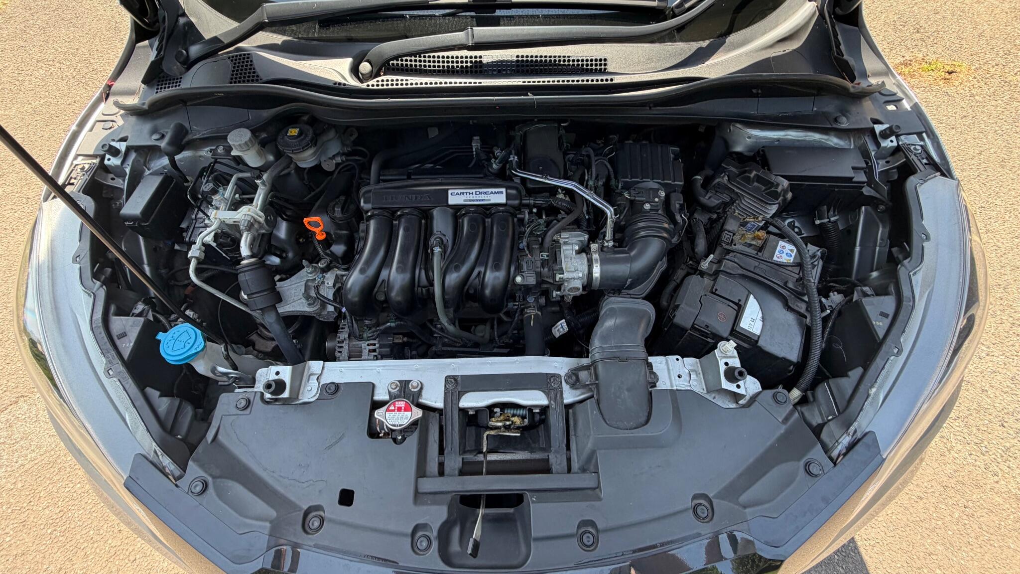 Honda HR-V view 40