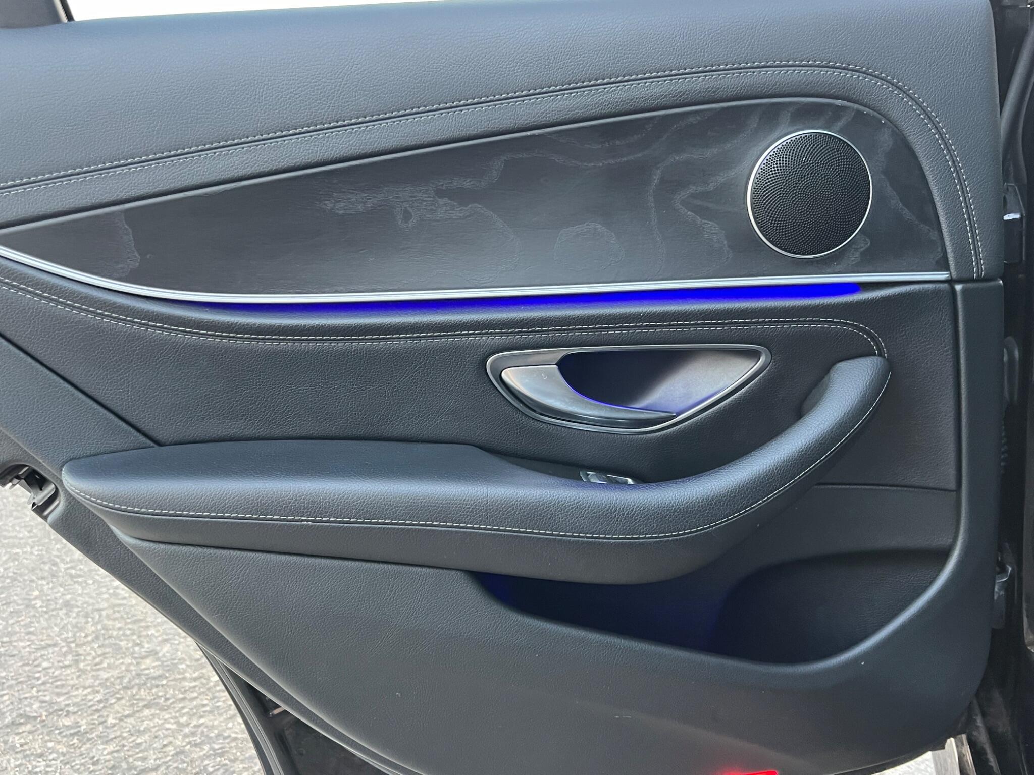Mercedes-Benz E Class view 32