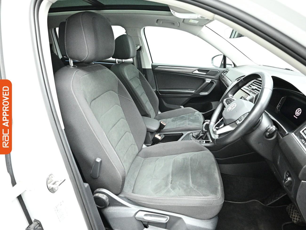 Volkswagen Tiguan Allspace view 11